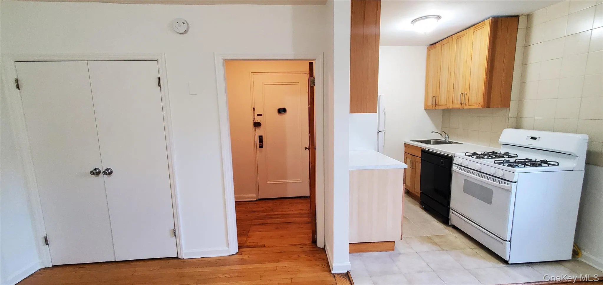 102-35 64th Road, New York, NY, 3 Rooms Rooms,1 BathroomBathrooms,Residential Lease,For Rent,64th,0,999144 102-35 64th Road, New York, NY, 3 Rooms Rooms,1 BathroomBathrooms,Residential Lease,For Rent,64th,0,999144