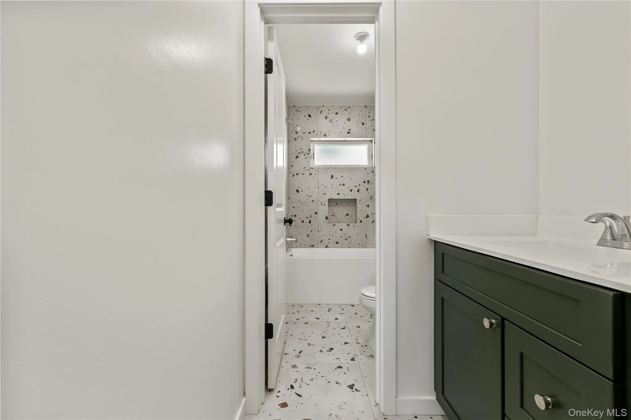 37 Ewing Avenue, Ramapo, NY, 8 Bedrooms Bedrooms, 8 Rooms Rooms,5 BathroomsBathrooms,Residential,For Rent,Ewing,0,999150 37 Ewing Avenue, Ramapo, NY, 8 Bedrooms Bedrooms, 8 Rooms Rooms,5 BathroomsBathrooms,Residential,For Rent,Ewing,0,999150