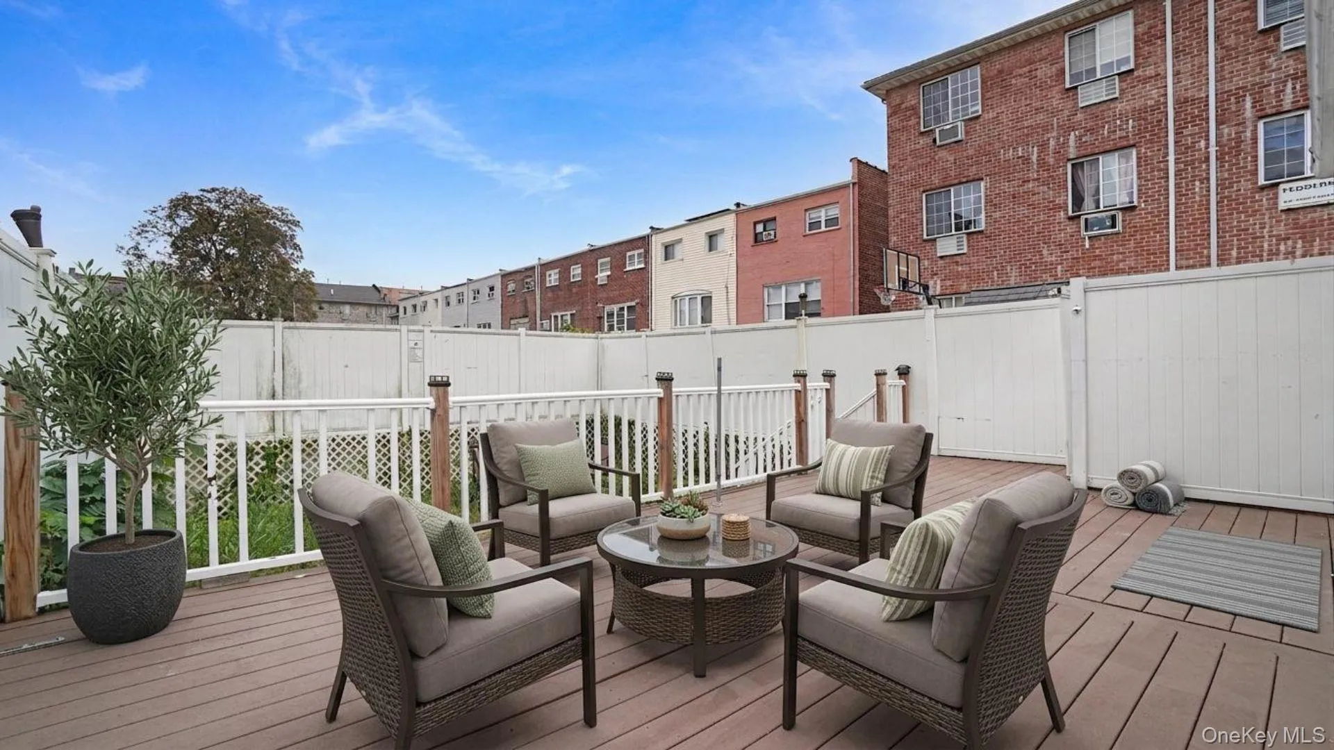 2738 Miles Avenue, New York, NY, 4 Bedrooms Bedrooms, 7 Rooms Rooms,1 BathroomBathrooms,Residential,For Rent,Miles,0,999151 2738 Miles Avenue, New York, NY, 4 Bedrooms Bedrooms, 7 Rooms Rooms,1 BathroomBathrooms,Residential,For Rent,Miles,0,999151