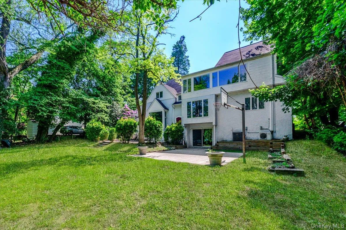 27 Ridge Drive, North Hempstead, NY, 4 Bedrooms Bedrooms, 9 Rooms Rooms,3 BathroomsBathrooms,Residential,For Rent,Ridge,0,999153 27 Ridge Drive, North Hempstead, NY, 4 Bedrooms Bedrooms, 9 Rooms Rooms,3 BathroomsBathrooms,Residential,For Rent,Ridge,0,999153