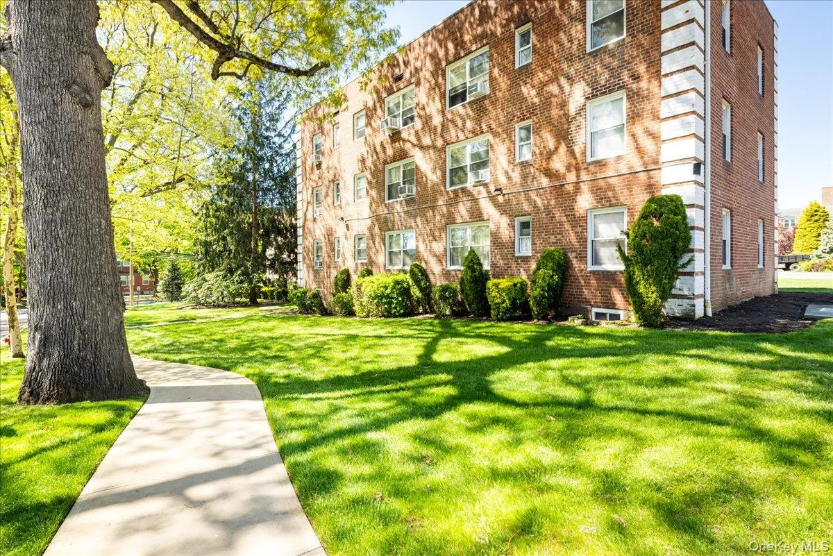 4 Edwards, North Hempstead, NY, 1 Bedroom Bedrooms, 4 Rooms Rooms,1 BathroomBathrooms,Residential,For Rent,Edwards,0,999154 4 Edwards, North Hempstead, NY, 1 Bedroom Bedrooms, 4 Rooms Rooms,1 BathroomBathrooms,Residential,For Rent,Edwards,0,999154