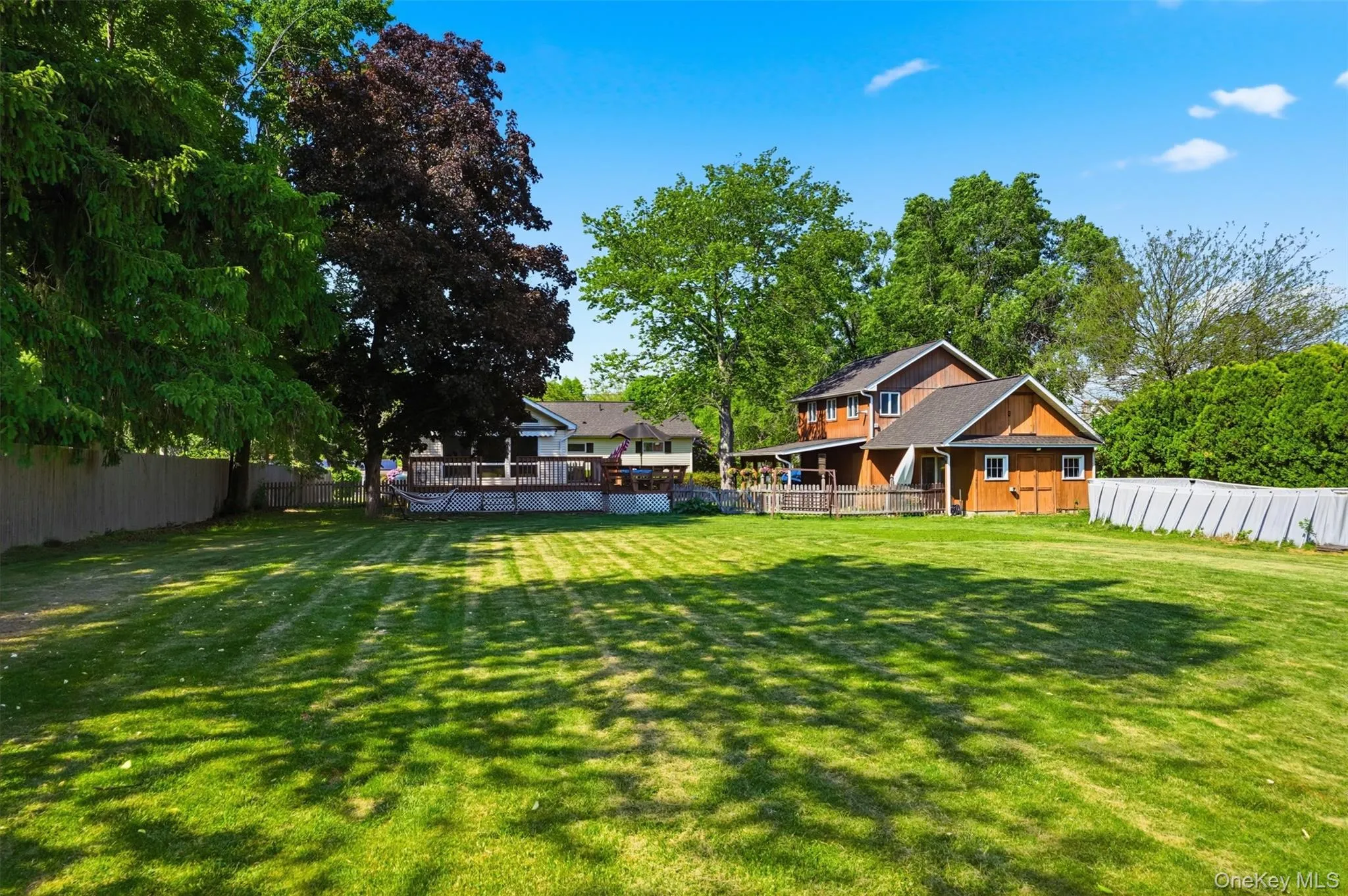 Spacious backyard Spacious backyard