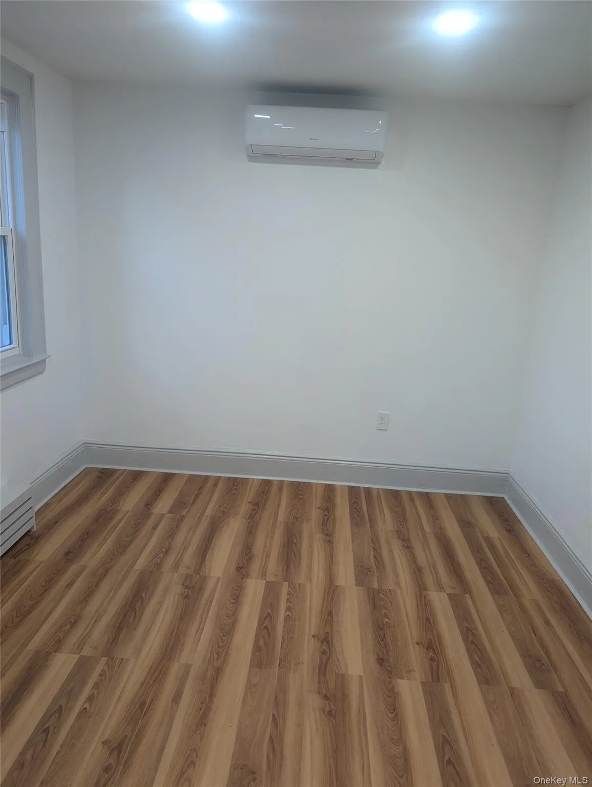 122-08 Hillside Avenue, New York, NY, 2 Bedrooms Bedrooms, 4 Rooms Rooms,1 BathroomBathrooms,Residential Lease,For Rent,Hillside,0,999175 122-08 Hillside Avenue, New York, NY, 2 Bedrooms Bedrooms, 4 Rooms Rooms,1 BathroomBathrooms,Residential Lease,For Rent,Hillside,0,999175