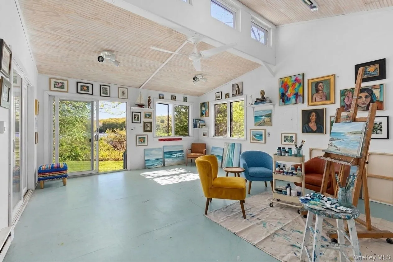 Virtually staged to show its prior use as an art studio Virtually staged to show its prior use as an art studio