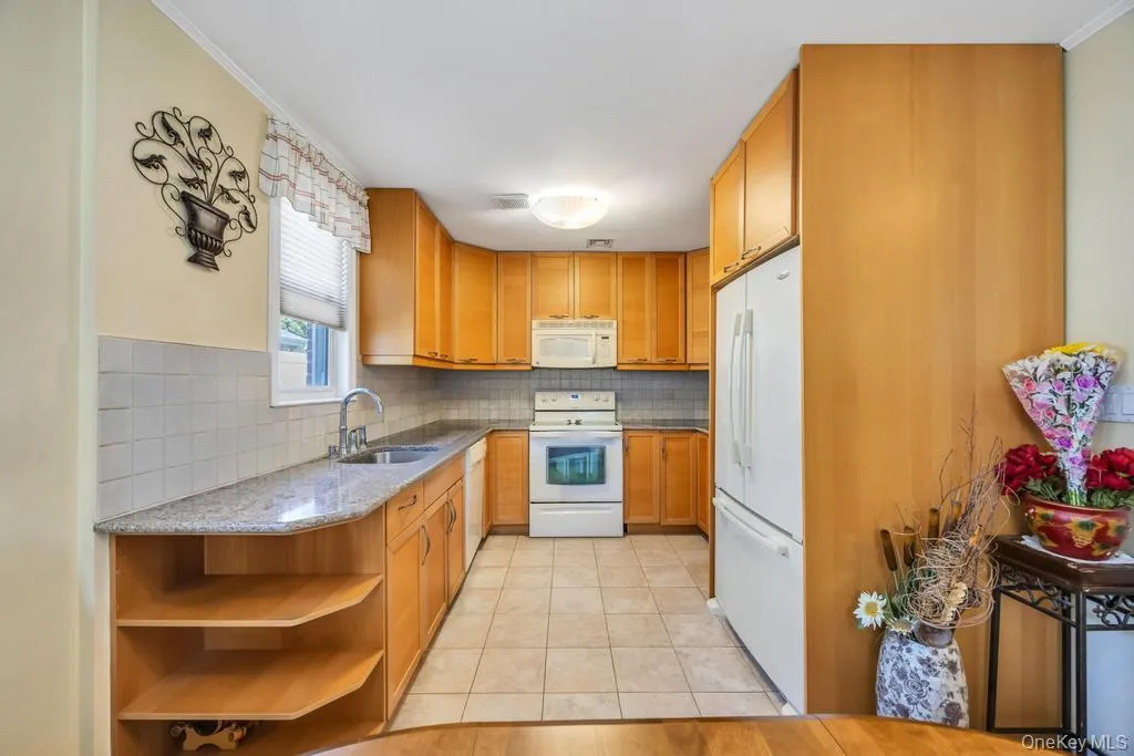 2625 Cypress Avenue, Hempstead, NY, 4 Bedrooms Bedrooms, 9 Rooms Rooms,2 BathroomsBathrooms,Residential,For Rent,Cypress,0,999184 2625 Cypress Avenue, Hempstead, NY, 4 Bedrooms Bedrooms, 9 Rooms Rooms,2 BathroomsBathrooms,Residential,For Rent,Cypress,0,999184
