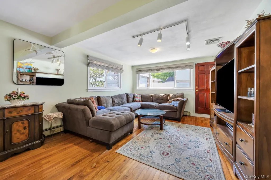 2625 Cypress Avenue, Hempstead, NY, 4 Bedrooms Bedrooms, 9 Rooms Rooms,2 BathroomsBathrooms,Residential,For Rent,Cypress,0,999184 2625 Cypress Avenue, Hempstead, NY, 4 Bedrooms Bedrooms, 9 Rooms Rooms,2 BathroomsBathrooms,Residential,For Rent,Cypress,0,999184