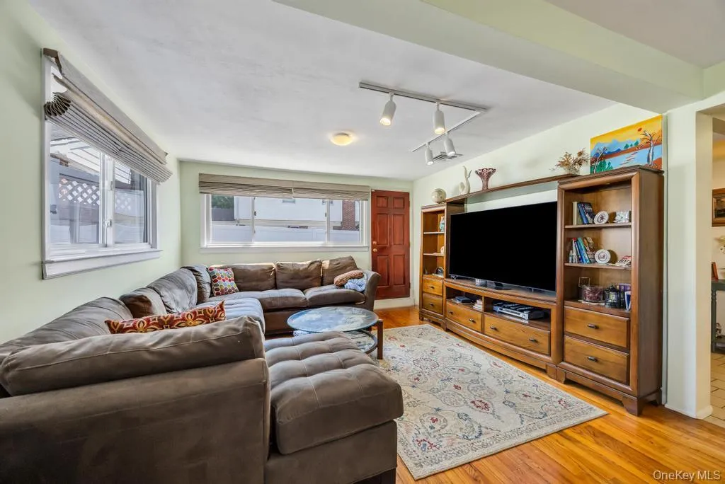 2625 Cypress Avenue, Hempstead, NY, 4 Bedrooms Bedrooms, 9 Rooms Rooms,2 BathroomsBathrooms,Residential,For Rent,Cypress,0,999184 2625 Cypress Avenue, Hempstead, NY, 4 Bedrooms Bedrooms, 9 Rooms Rooms,2 BathroomsBathrooms,Residential,For Rent,Cypress,0,999184
