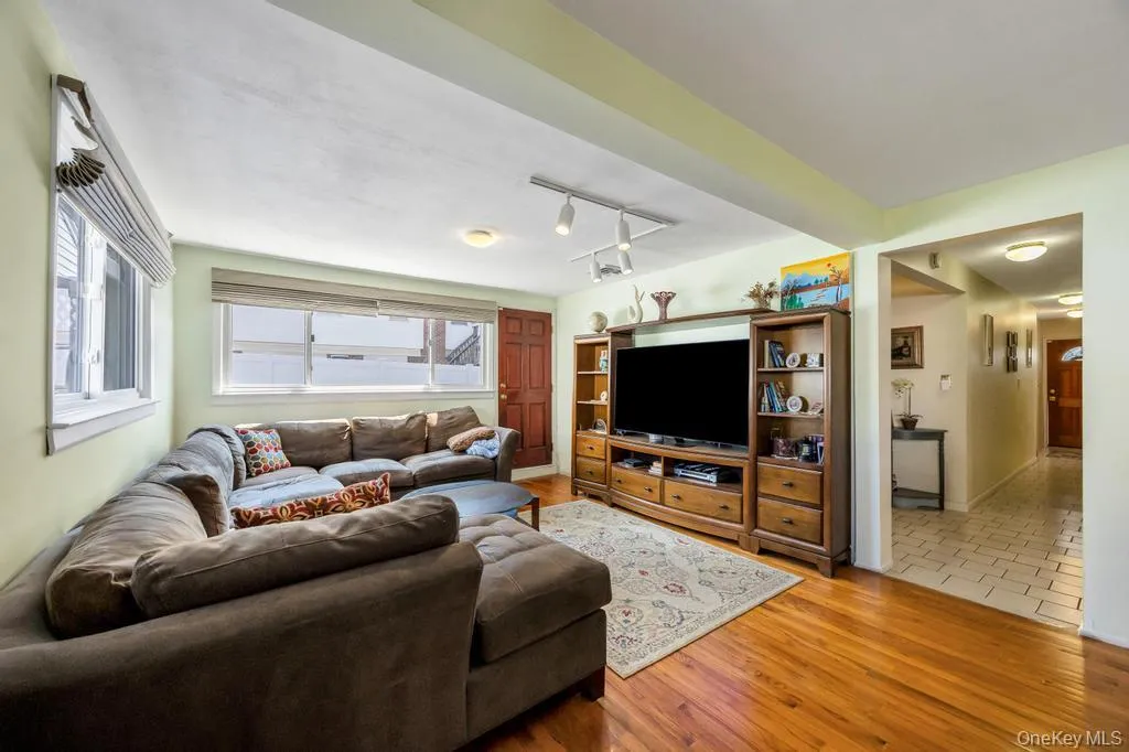 2625 Cypress Avenue, Hempstead, NY, 4 Bedrooms Bedrooms, 9 Rooms Rooms,2 BathroomsBathrooms,Residential,For Rent,Cypress,0,999184 2625 Cypress Avenue, Hempstead, NY, 4 Bedrooms Bedrooms, 9 Rooms Rooms,2 BathroomsBathrooms,Residential,For Rent,Cypress,0,999184