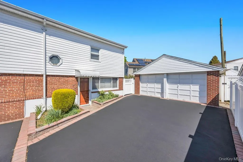 2625 Cypress Avenue, Hempstead, NY, 4 Bedrooms Bedrooms, 9 Rooms Rooms,2 BathroomsBathrooms,Residential,For Rent,Cypress,0,999184 2625 Cypress Avenue, Hempstead, NY, 4 Bedrooms Bedrooms, 9 Rooms Rooms,2 BathroomsBathrooms,Residential,For Rent,Cypress,0,999184