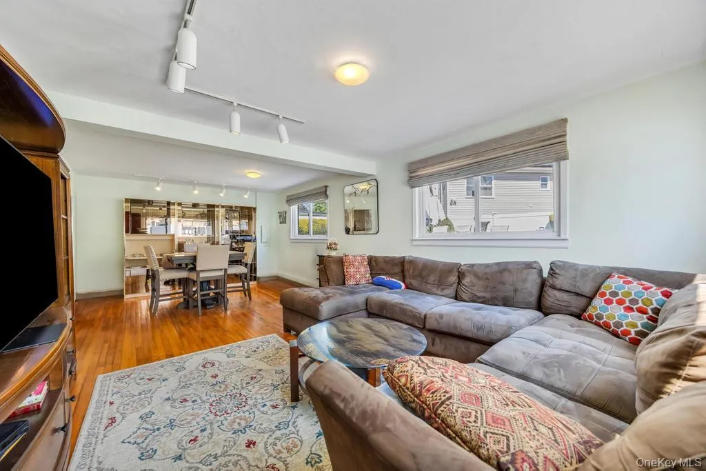 2625 Cypress Avenue, Hempstead, NY, 4 Bedrooms Bedrooms, 9 Rooms Rooms,2 BathroomsBathrooms,Residential,For Rent,Cypress,0,999184 2625 Cypress Avenue, Hempstead, NY, 4 Bedrooms Bedrooms, 9 Rooms Rooms,2 BathroomsBathrooms,Residential,For Rent,Cypress,0,999184