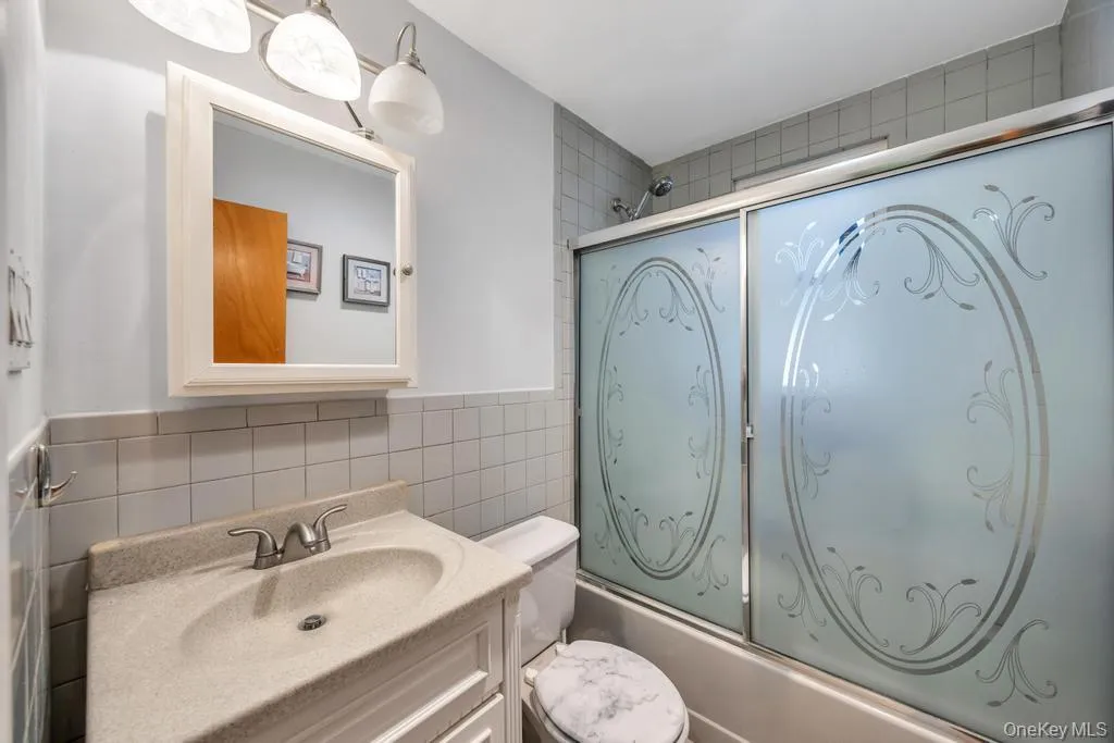 2625 Cypress Avenue, Hempstead, NY, 4 Bedrooms Bedrooms, 9 Rooms Rooms,2 BathroomsBathrooms,Residential,For Rent,Cypress,0,999184 2625 Cypress Avenue, Hempstead, NY, 4 Bedrooms Bedrooms, 9 Rooms Rooms,2 BathroomsBathrooms,Residential,For Rent,Cypress,0,999184