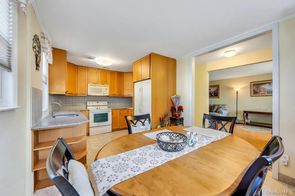 2625 Cypress Avenue, Hempstead, NY, 4 Bedrooms Bedrooms, 9 Rooms Rooms,2 BathroomsBathrooms,Residential,For Rent,Cypress,0,999184 2625 Cypress Avenue, Hempstead, NY, 4 Bedrooms Bedrooms, 9 Rooms Rooms,2 BathroomsBathrooms,Residential,For Rent,Cypress,0,999184