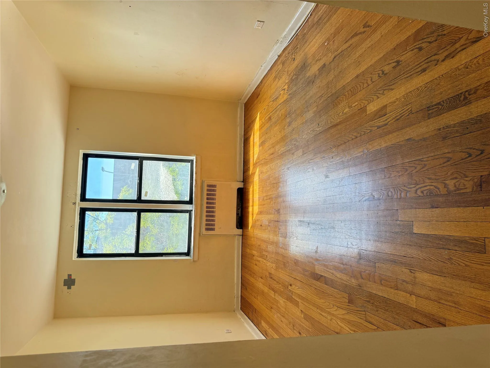 14737 Roosevelt Avenue, New York, NY, 3 Bedrooms Bedrooms, 5 Rooms Rooms,1 BathroomBathrooms,Residential Sale,For Rent,Roosevelt,0,999195 14737 Roosevelt Avenue, New York, NY, 3 Bedrooms Bedrooms, 5 Rooms Rooms,1 BathroomBathrooms,Residential Sale,For Rent,Roosevelt,0,999195