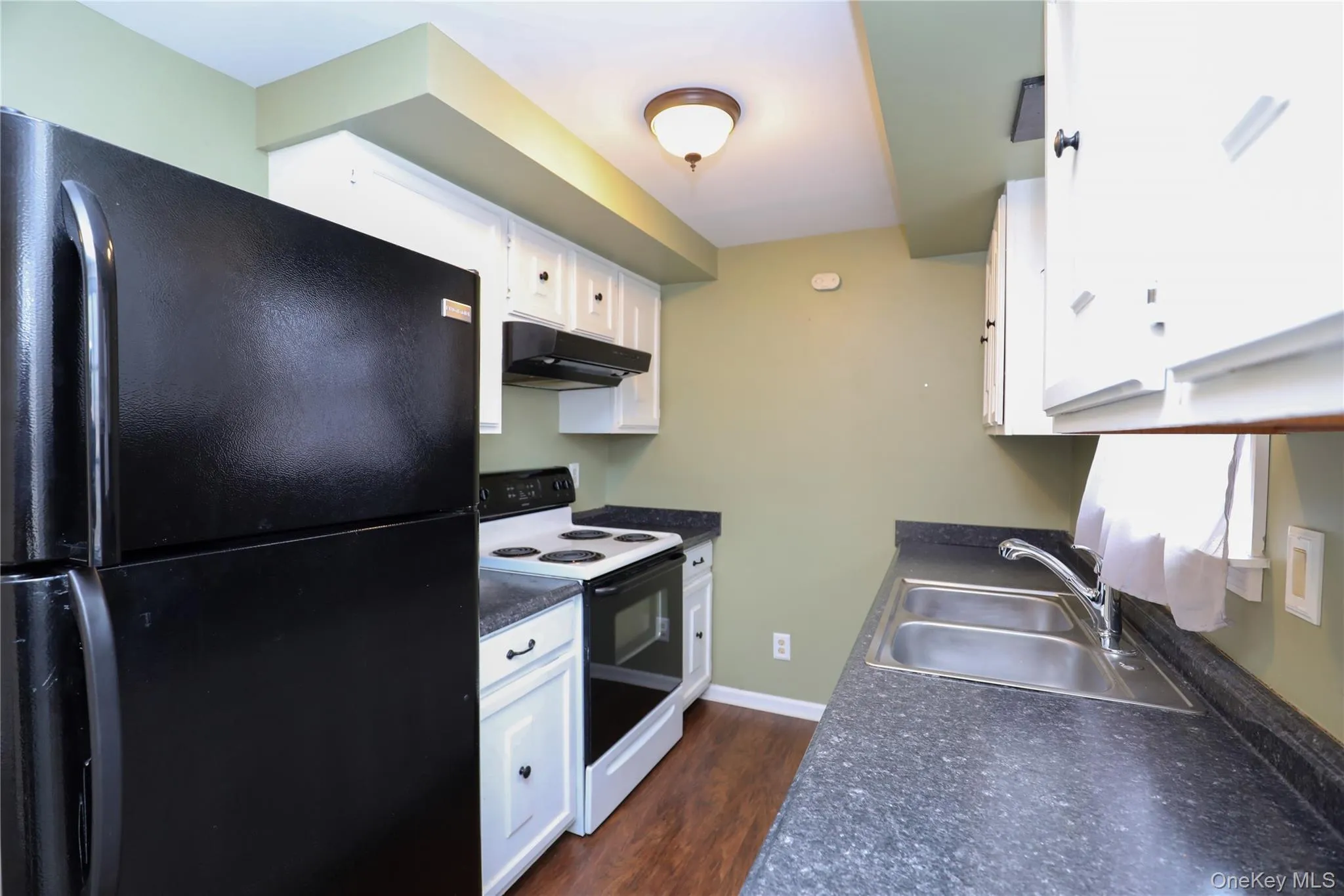 120 Hinsdale Street, Kingston, NY, 2 Bedrooms Bedrooms, 5 Rooms Rooms,1 BathroomBathrooms,Residential Lease,For Rent,Hinsdale,0,999196 120 Hinsdale Street, Kingston, NY, 2 Bedrooms Bedrooms, 5 Rooms Rooms,1 BathroomBathrooms,Residential Lease,For Rent,Hinsdale,0,999196