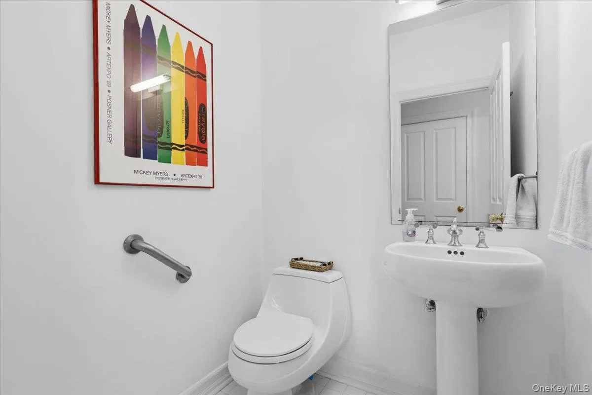 1st floor Powder Room 1st floor Powder Room
