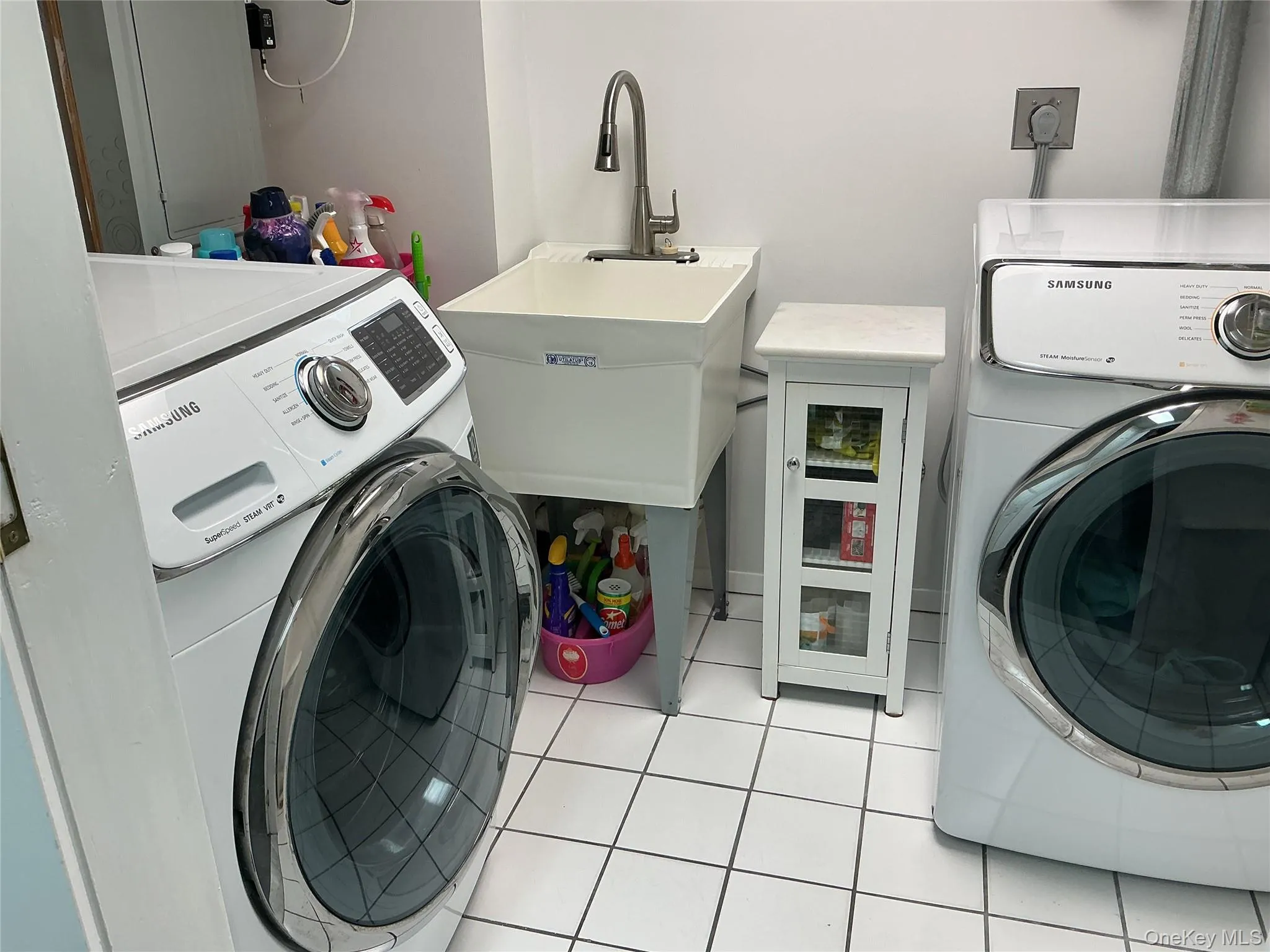 909 Berkshire Drive, Hempstead, NY, 3 Bedrooms Bedrooms, 7 Rooms Rooms,3 BathroomsBathrooms,Residential,For Rent,Berkshire,0,999206 909 Berkshire Drive, Hempstead, NY, 3 Bedrooms Bedrooms, 7 Rooms Rooms,3 BathroomsBathrooms,Residential,For Rent,Berkshire,0,999206