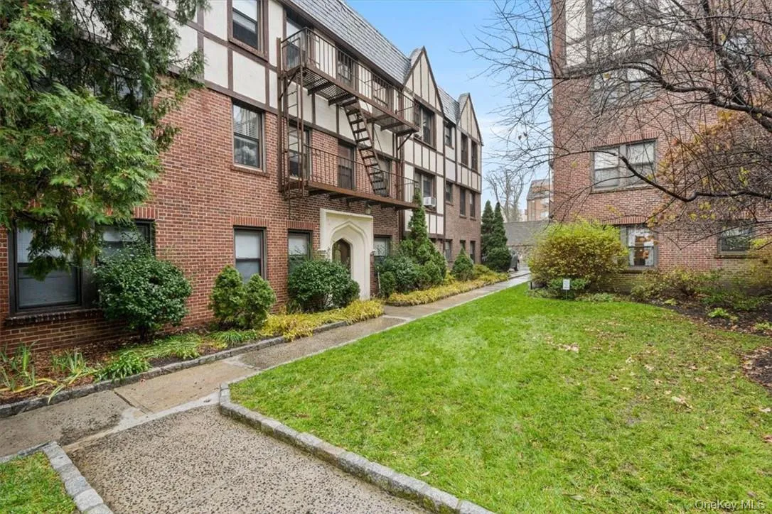 7 Greenridge Avenue, White Plains, NY, 1 Bedroom Bedrooms, 3 Rooms Rooms,1 BathroomBathrooms,Residential,For Rent,Greenridge,0,999207 7 Greenridge Avenue, White Plains, NY, 1 Bedroom Bedrooms, 3 Rooms Rooms,1 BathroomBathrooms,Residential,For Rent,Greenridge,0,999207