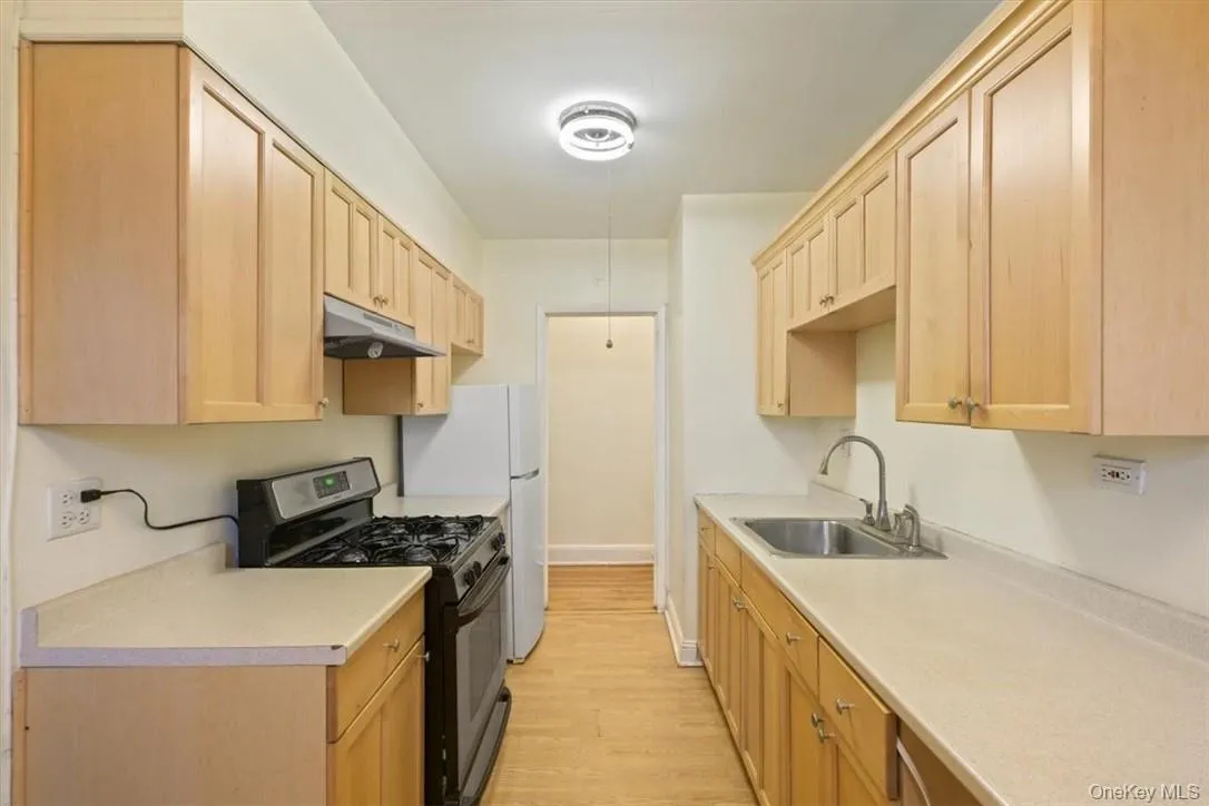 7 Greenridge Avenue, White Plains, NY, 1 Bedroom Bedrooms, 3 Rooms Rooms,1 BathroomBathrooms,Residential,For Rent,Greenridge,0,999207 7 Greenridge Avenue, White Plains, NY, 1 Bedroom Bedrooms, 3 Rooms Rooms,1 BathroomBathrooms,Residential,For Rent,Greenridge,0,999207