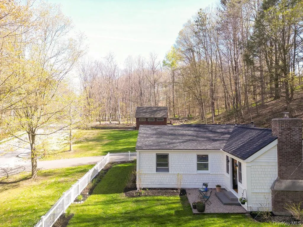 2318 County Route 9, Chatham, NY, 3 Bedrooms Bedrooms, 8 Rooms Rooms,1 BathroomBathrooms,Residential,For Rent,County Route 9,0,KEY999209 2318 County Route 9, Chatham, NY, 3 Bedrooms Bedrooms, 8 Rooms Rooms,1 BathroomBathrooms,Residential,For Rent,County Route 9,0,KEY999209