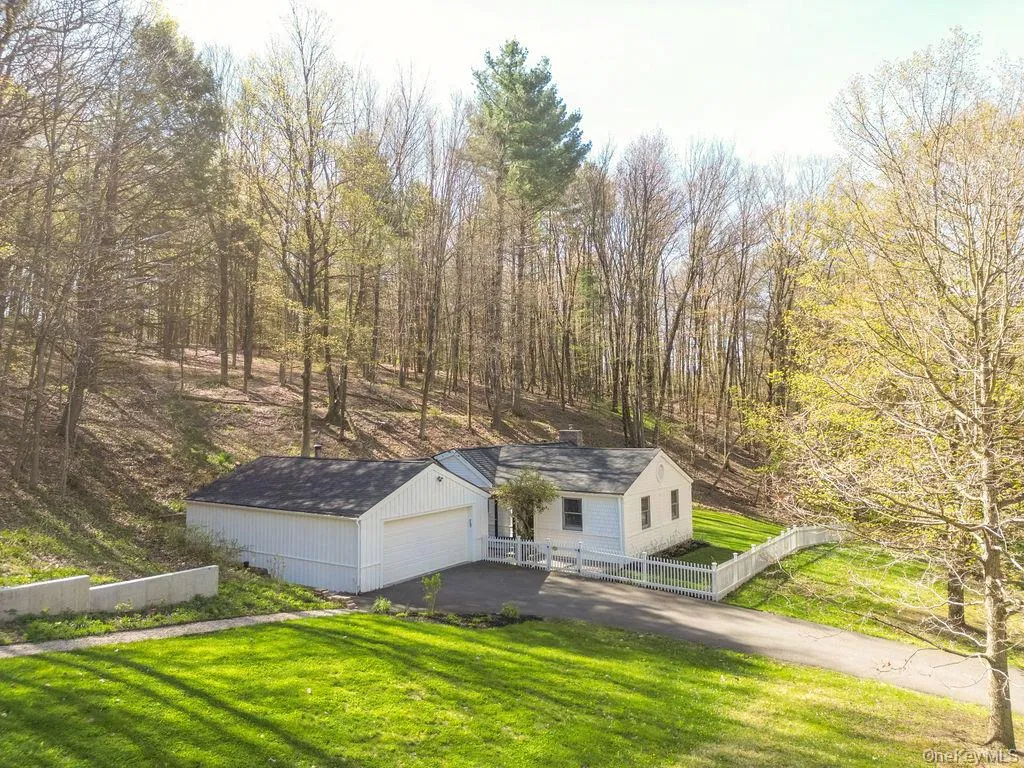 2318 County Route 9, Chatham, NY, 3 Bedrooms Bedrooms, 8 Rooms Rooms,1 BathroomBathrooms,Residential,For Rent,County Route 9,0,KEY999209 2318 County Route 9, Chatham, NY, 3 Bedrooms Bedrooms, 8 Rooms Rooms,1 BathroomBathrooms,Residential,For Rent,County Route 9,0,KEY999209