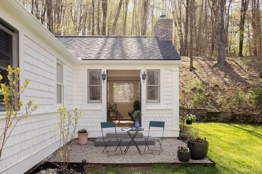 2318 County Route 9, Chatham, NY, 3 Bedrooms Bedrooms, 8 Rooms Rooms,1 BathroomBathrooms,Residential,For Rent,County Route 9,0,KEY999209 2318 County Route 9, Chatham, NY, 3 Bedrooms Bedrooms, 8 Rooms Rooms,1 BathroomBathrooms,Residential,For Rent,County Route 9,0,KEY999209