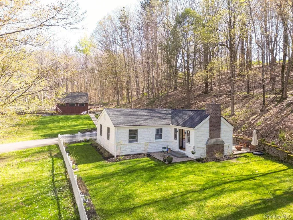 2318 County Route 9, Chatham, NY, 3 Bedrooms Bedrooms, 8 Rooms Rooms,1 BathroomBathrooms,Residential,For Rent,County Route 9,0,KEY999209 2318 County Route 9, Chatham, NY, 3 Bedrooms Bedrooms, 8 Rooms Rooms,1 BathroomBathrooms,Residential,For Rent,County Route 9,0,KEY999209