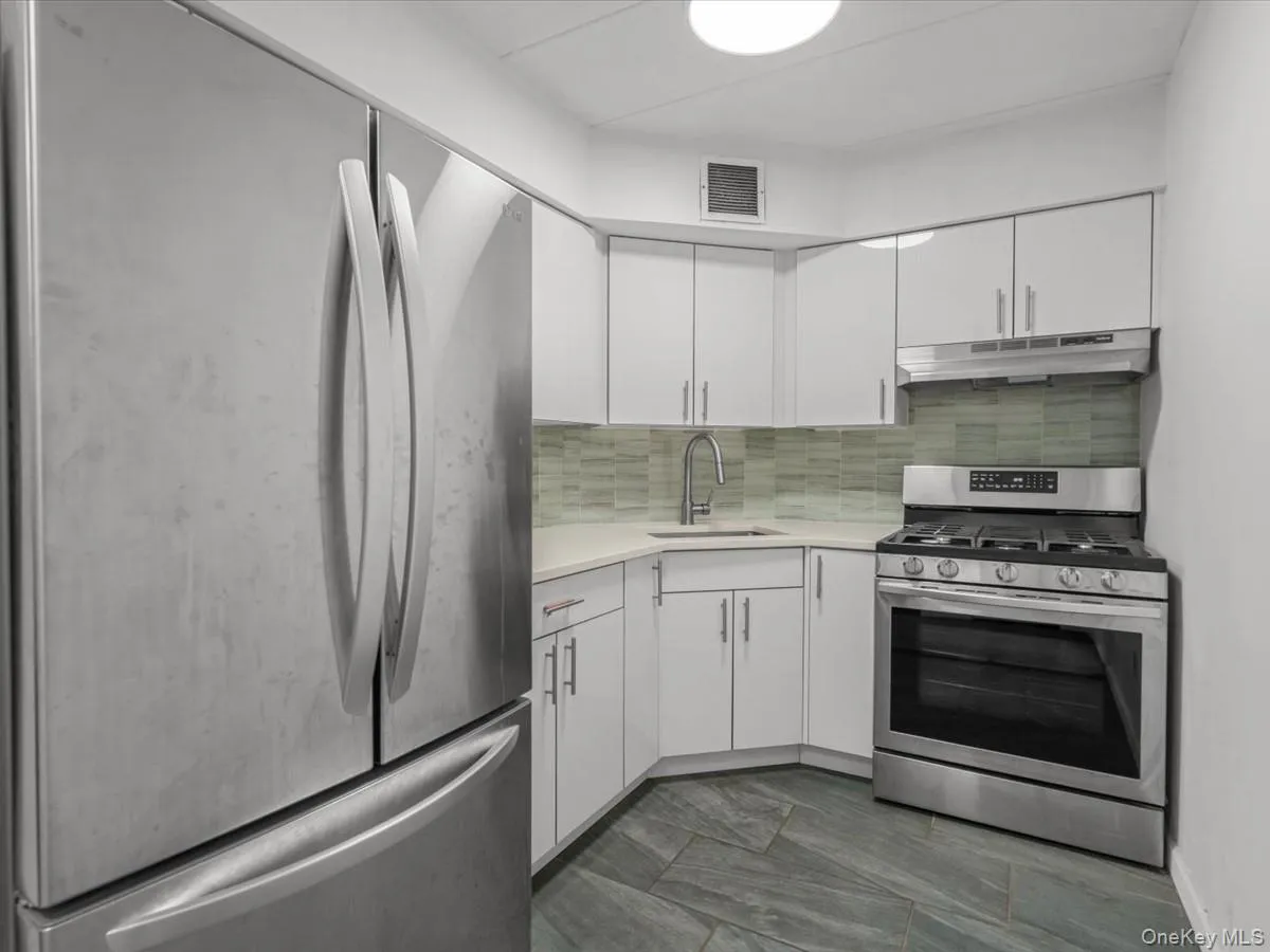 139-35 35th Avenue, New York, NY, 1 Bedroom Bedrooms, 3 Rooms Rooms,1 BathroomBathrooms,Residential Sale,For Rent,35th,0,999215 139-35 35th Avenue, New York, NY, 1 Bedroom Bedrooms, 3 Rooms Rooms,1 BathroomBathrooms,Residential Sale,For Rent,35th,0,999215