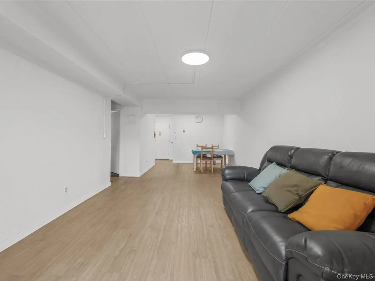 139-35 35th Avenue, New York, NY, 1 Bedroom Bedrooms, 3 Rooms Rooms,1 BathroomBathrooms,Residential Sale,For Rent,35th,0,999215 139-35 35th Avenue, New York, NY, 1 Bedroom Bedrooms, 3 Rooms Rooms,1 BathroomBathrooms,Residential Sale,For Rent,35th,0,999215