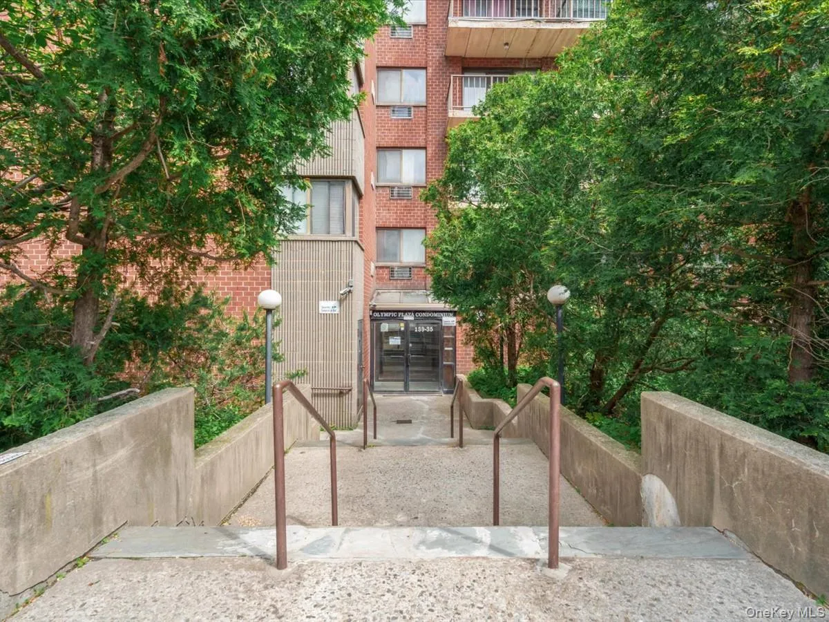 139-35 35th Avenue, New York, NY, 1 Bedroom Bedrooms, 3 Rooms Rooms,1 BathroomBathrooms,Residential Sale,For Rent,35th,0,999215 139-35 35th Avenue, New York, NY, 1 Bedroom Bedrooms, 3 Rooms Rooms,1 BathroomBathrooms,Residential Sale,For Rent,35th,0,999215