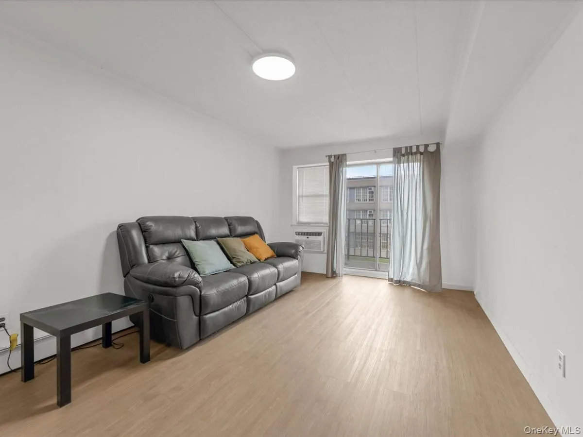 139-35 35th Avenue, New York, NY, 1 Bedroom Bedrooms, 3 Rooms Rooms,1 BathroomBathrooms,Residential Sale,For Rent,35th,0,999215 139-35 35th Avenue, New York, NY, 1 Bedroom Bedrooms, 3 Rooms Rooms,1 BathroomBathrooms,Residential Sale,For Rent,35th,0,999215