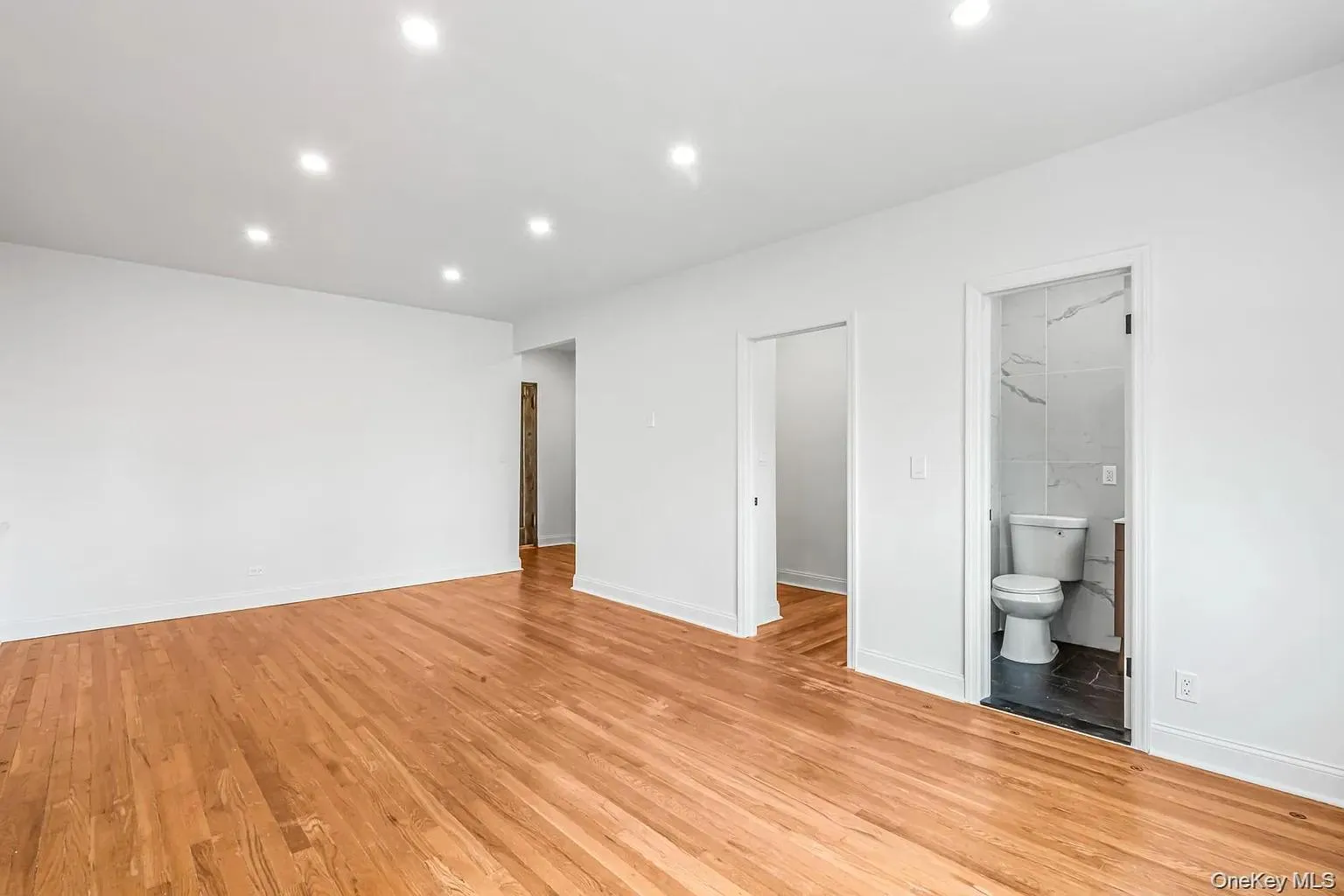 9876 Queens Boulevard, New York, NY, 2 Rooms Rooms,1 BathroomBathrooms,Residential Lease,For Rent,Queens,0,999221 9876 Queens Boulevard, New York, NY, 2 Rooms Rooms,1 BathroomBathrooms,Residential Lease,For Rent,Queens,0,999221