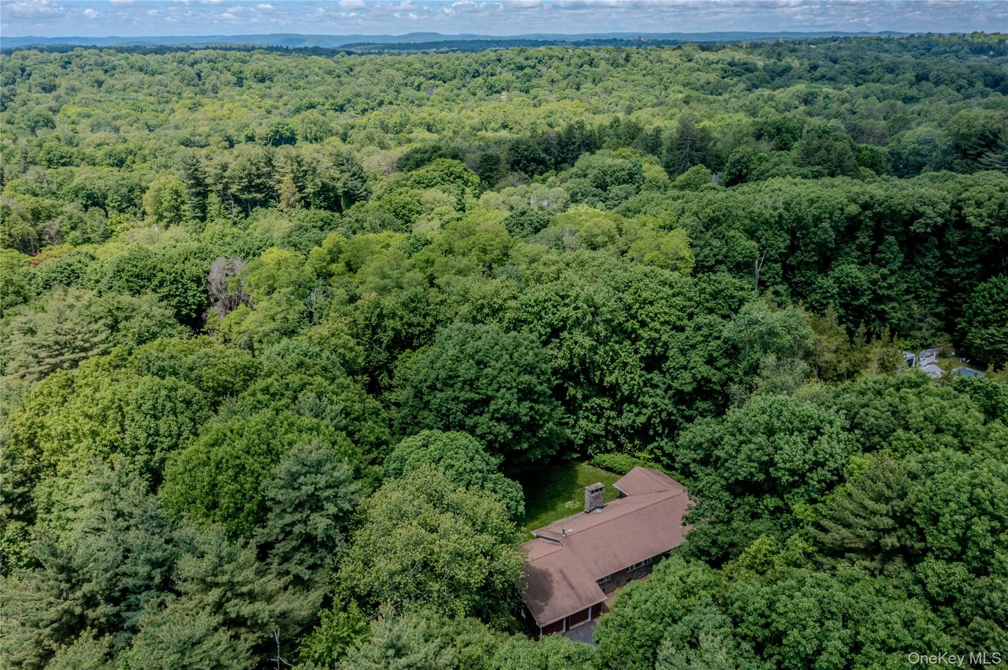 Aerial photo showing the natural beauty of the neighborhood. Aerial photo showing the natural beauty of the neighborhood.