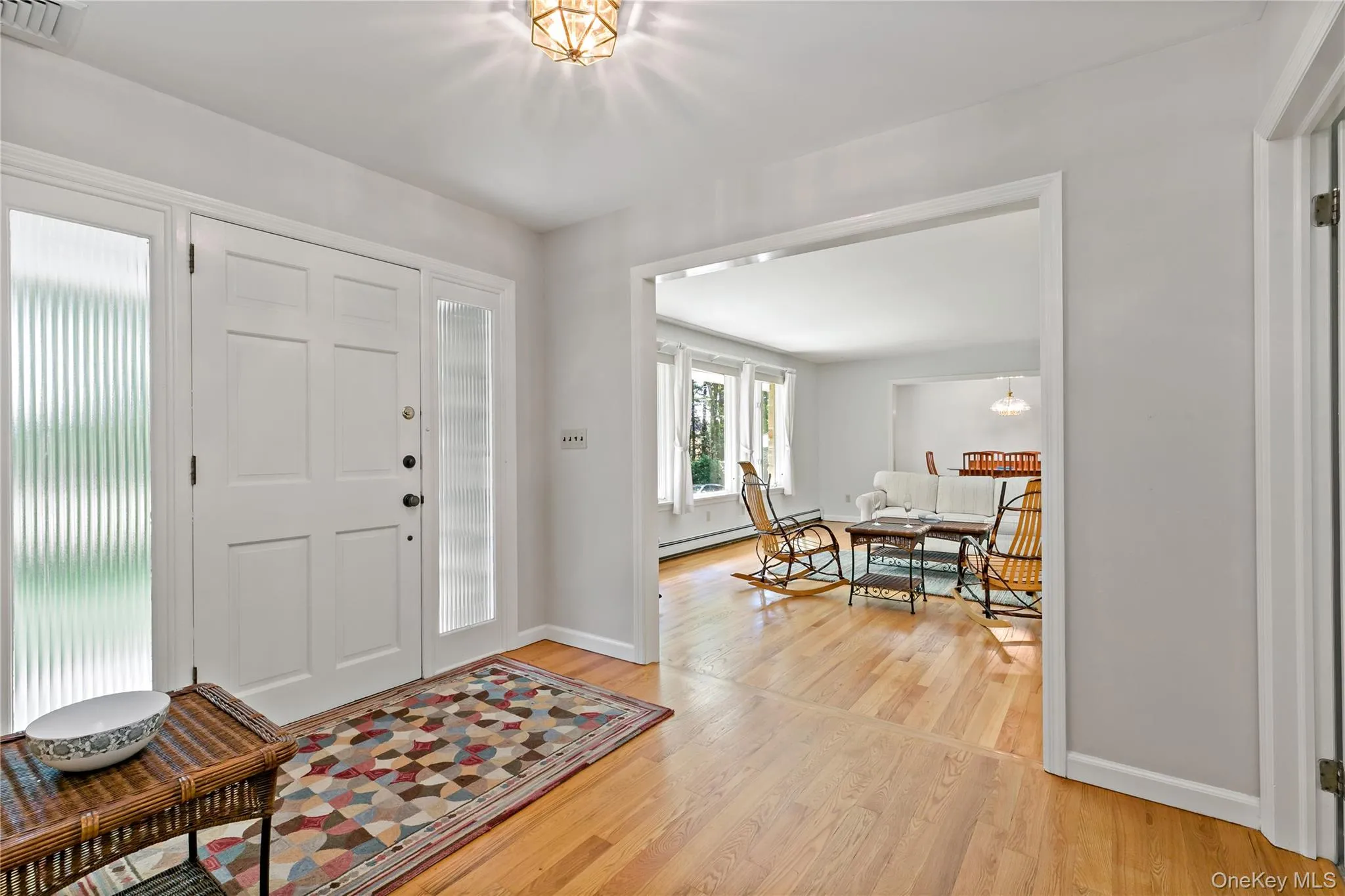 Gracious front hall. Gracious front hall.