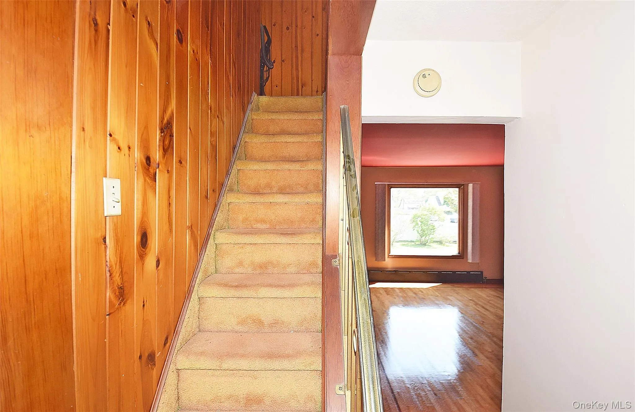 Note Knotty Pine Woodwork Note Knotty Pine Woodwork