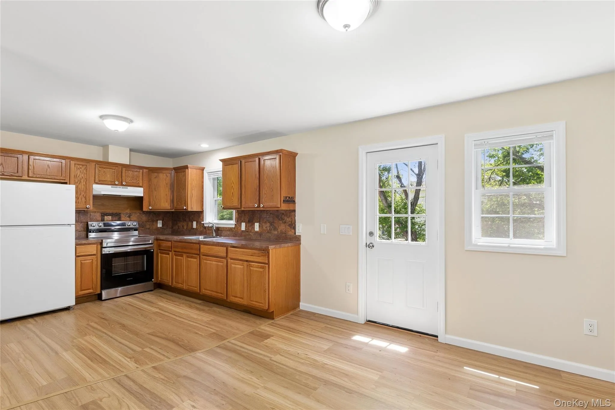 762 Bourdois Avenue, Brookhaven, NY, 3 Bedrooms Bedrooms, 5 Rooms Rooms,2 BathroomsBathrooms,Residential,For Rent,Bourdois,0,999228 762 Bourdois Avenue, Brookhaven, NY, 3 Bedrooms Bedrooms, 5 Rooms Rooms,2 BathroomsBathrooms,Residential,For Rent,Bourdois,0,999228