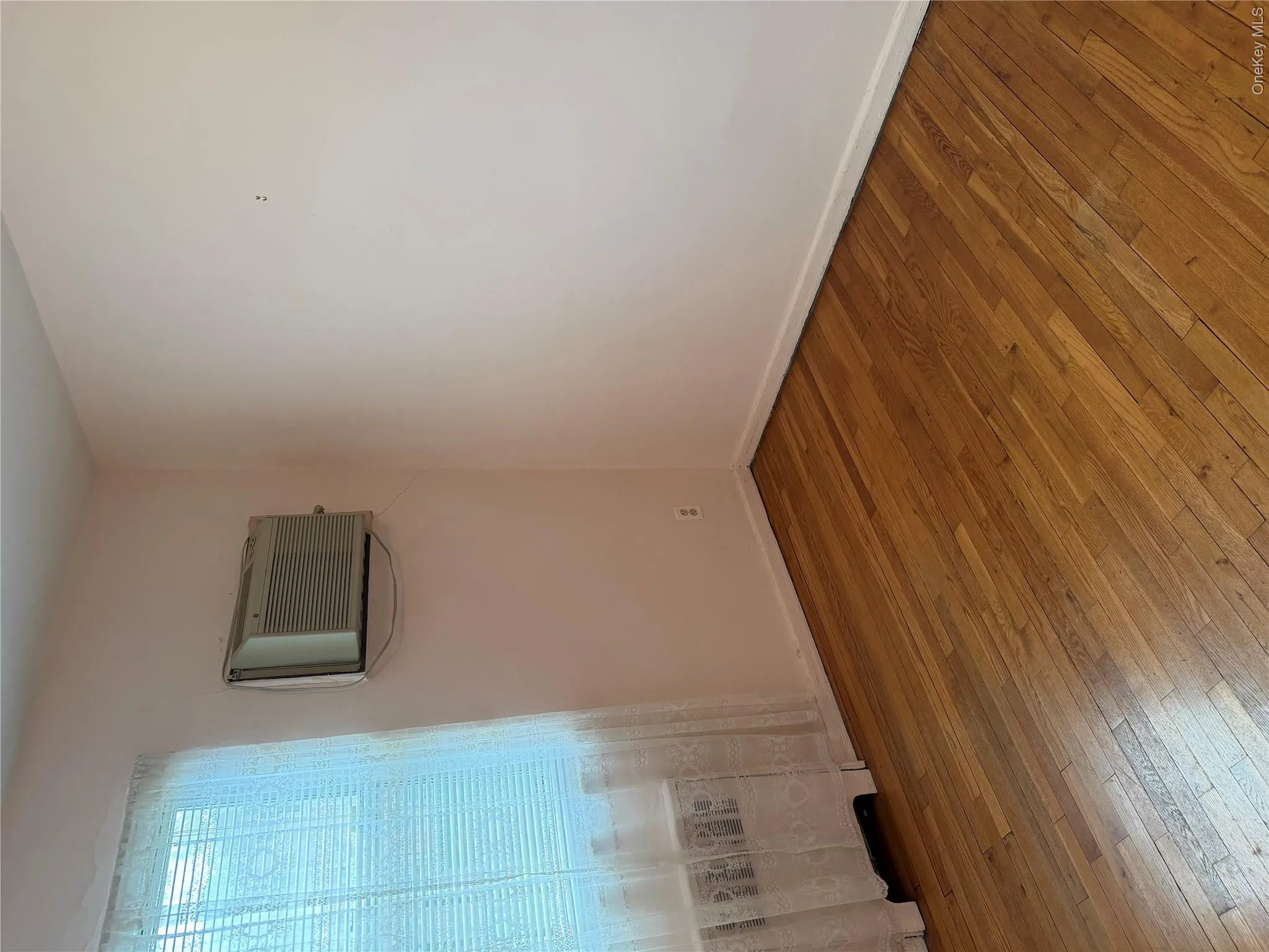270-08 81st Avenue, New York, NY, 2 Bedrooms Bedrooms, 4 Rooms Rooms,1 BathroomBathrooms,Residential,For Rent,81st,0,999229 270-08 81st Avenue, New York, NY, 2 Bedrooms Bedrooms, 4 Rooms Rooms,1 BathroomBathrooms,Residential,For Rent,81st,0,999229