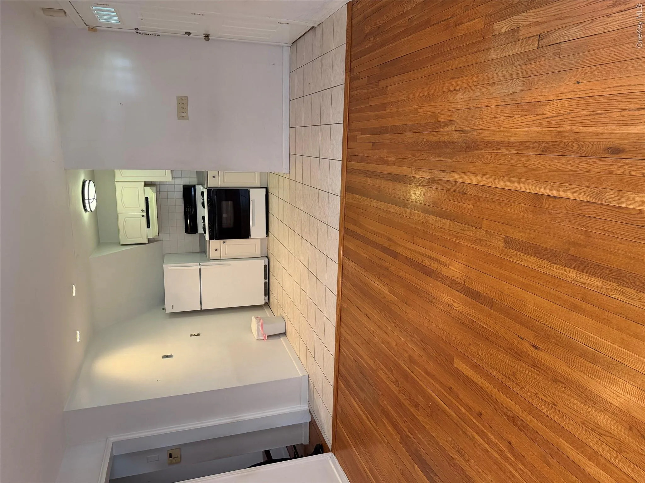 270-08 81st Avenue, New York, NY, 2 Bedrooms Bedrooms, 4 Rooms Rooms,1 BathroomBathrooms,Residential,For Rent,81st,0,999229 270-08 81st Avenue, New York, NY, 2 Bedrooms Bedrooms, 4 Rooms Rooms,1 BathroomBathrooms,Residential,For Rent,81st,0,999229