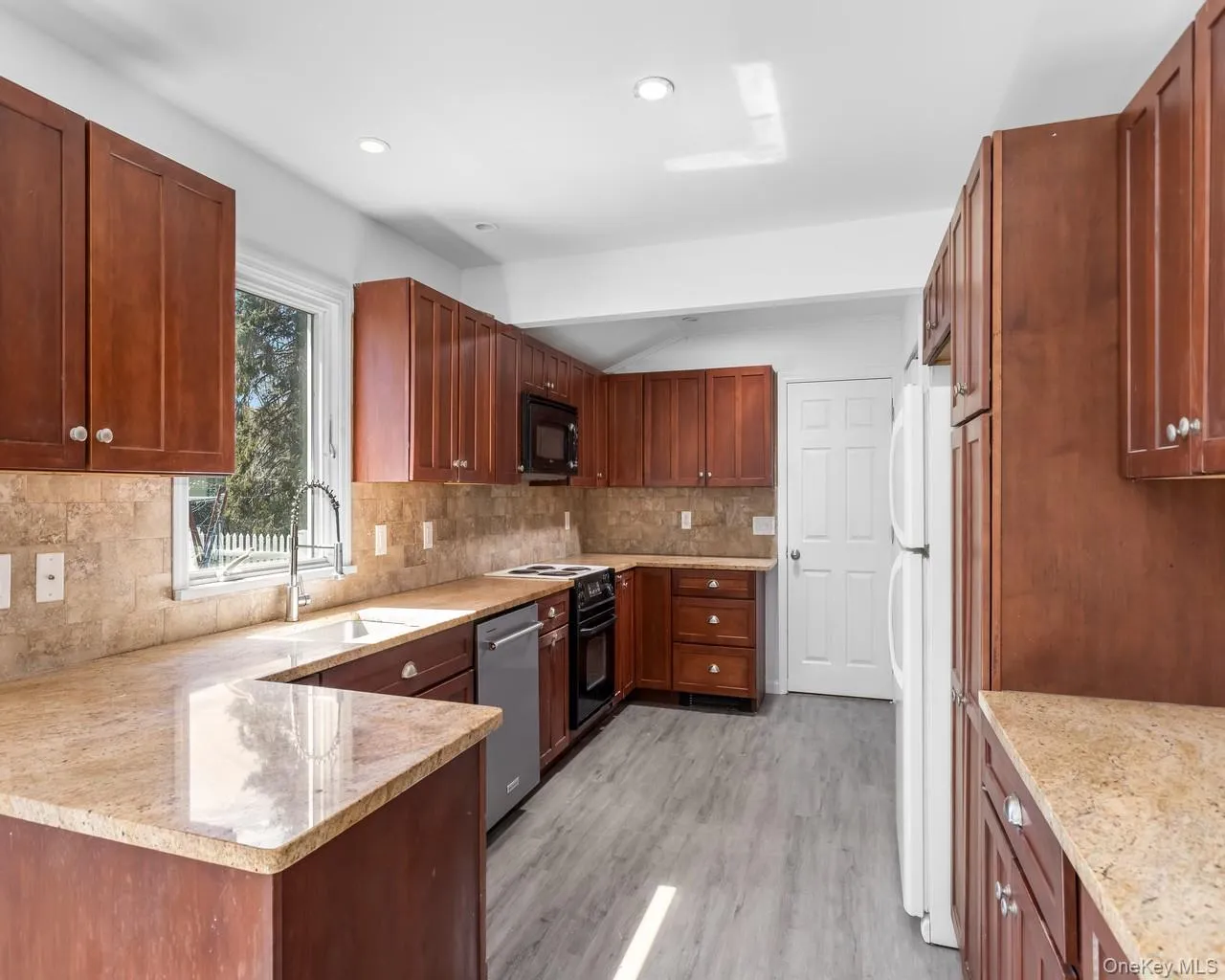 27 (AKA 630) Madison Street, Southold, NY, 4 Bedrooms Bedrooms, 6 Rooms Rooms,2 BathroomsBathrooms,Residential,For Rent,Madison,0,999238 27 (AKA 630) Madison Street, Southold, NY, 4 Bedrooms Bedrooms, 6 Rooms Rooms,2 BathroomsBathrooms,Residential,For Rent,Madison,0,999238