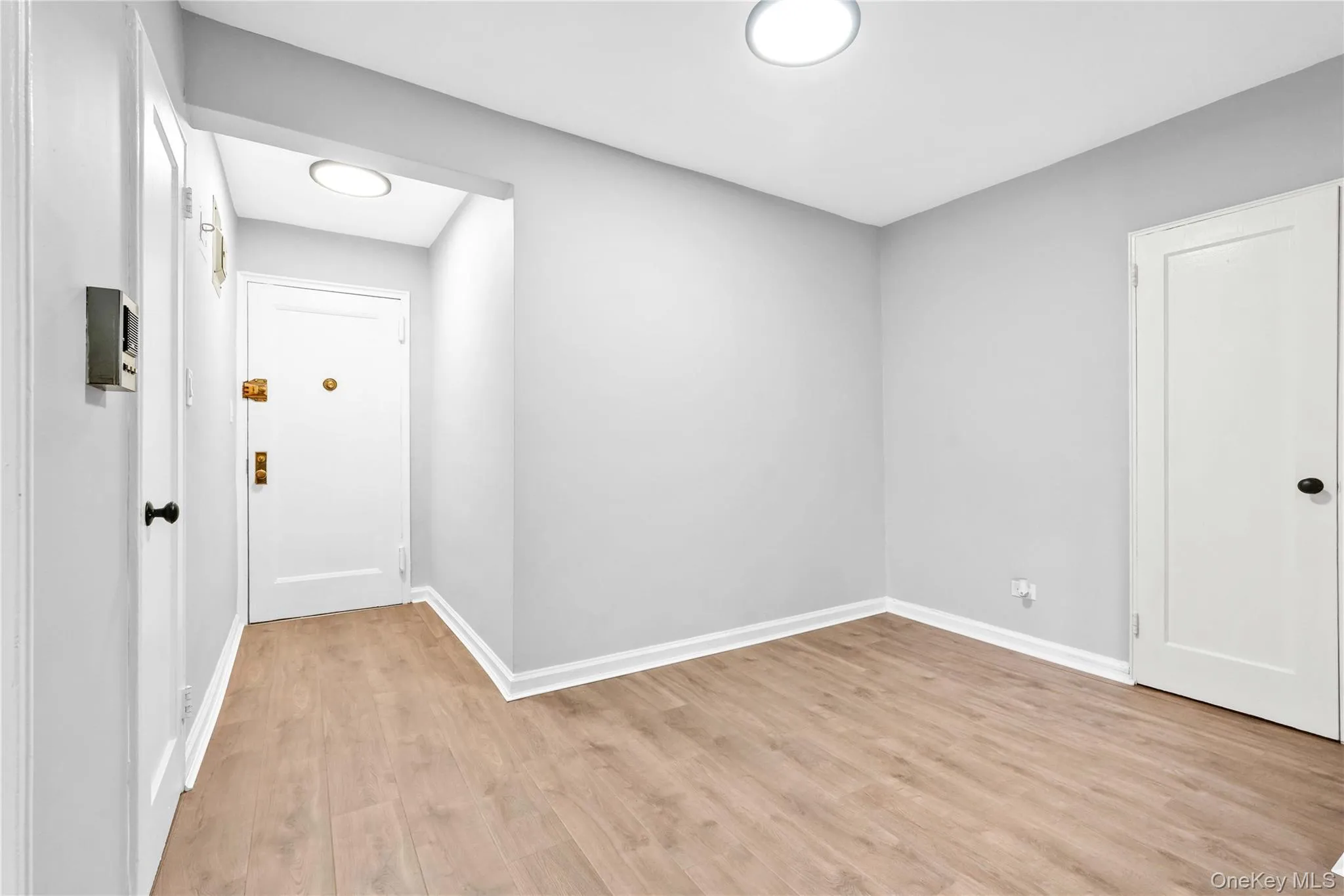 170-06 Crocheron Avenue, New York, NY, 1 Bedroom Bedrooms, 3 Rooms Rooms,1 BathroomBathrooms,Residential Sale,For Rent,Crocheron,0,999246 170-06 Crocheron Avenue, New York, NY, 1 Bedroom Bedrooms, 3 Rooms Rooms,1 BathroomBathrooms,Residential Sale,For Rent,Crocheron,0,999246