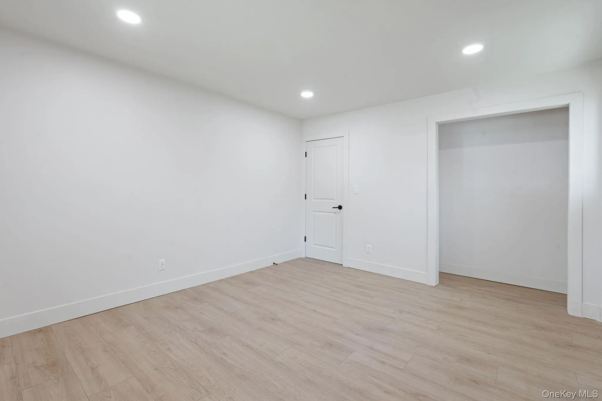 14 Ellen Place, Smithtown, NY, 3 Bedrooms Bedrooms, 8 Rooms Rooms,2 BathroomsBathrooms,Residential,For Rent,Ellen,0,KEY999247 14 Ellen Place, Smithtown, NY, 3 Bedrooms Bedrooms, 8 Rooms Rooms,2 BathroomsBathrooms,Residential,For Rent,Ellen,0,KEY999247