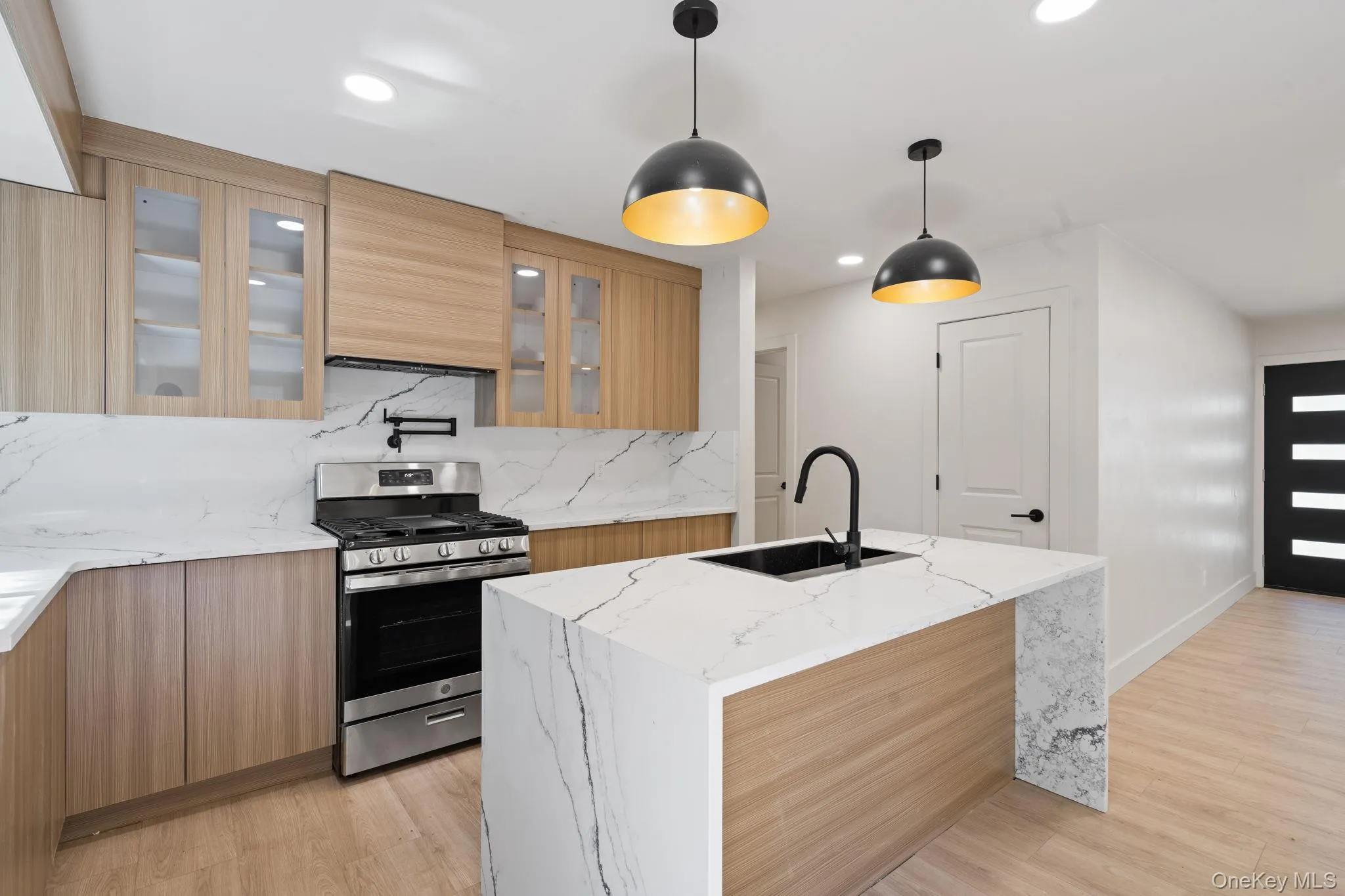 14 Ellen Place, Smithtown, NY, 3 Bedrooms Bedrooms, 8 Rooms Rooms,2 BathroomsBathrooms,Residential,For Rent,Ellen,0,KEY999247 14 Ellen Place, Smithtown, NY, 3 Bedrooms Bedrooms, 8 Rooms Rooms,2 BathroomsBathrooms,Residential,For Rent,Ellen,0,KEY999247