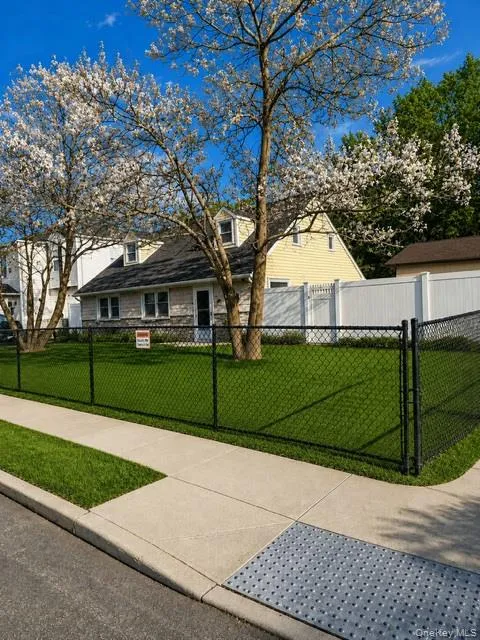 700 Sharon Road, Babylon, NY, 4 Bedrooms Bedrooms, 8 Rooms Rooms,1 BathroomBathrooms,Residential,For Rent,Sharon,0,999249 700 Sharon Road, Babylon, NY, 4 Bedrooms Bedrooms, 8 Rooms Rooms,1 BathroomBathrooms,Residential,For Rent,Sharon,0,999249