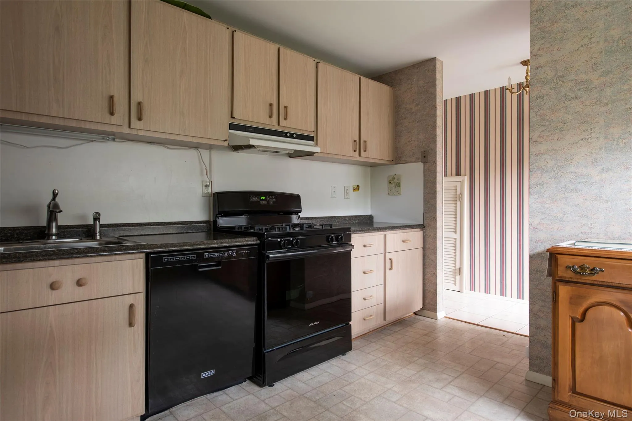1608 Mulberry Court, Poughkeepsie, NY, 2 Bedrooms Bedrooms, 5 Rooms Rooms,2 BathroomsBathrooms,Residential Sale,For Rent,Mulberry,0,999252 1608 Mulberry Court, Poughkeepsie, NY, 2 Bedrooms Bedrooms, 5 Rooms Rooms,2 BathroomsBathrooms,Residential Sale,For Rent,Mulberry,0,999252