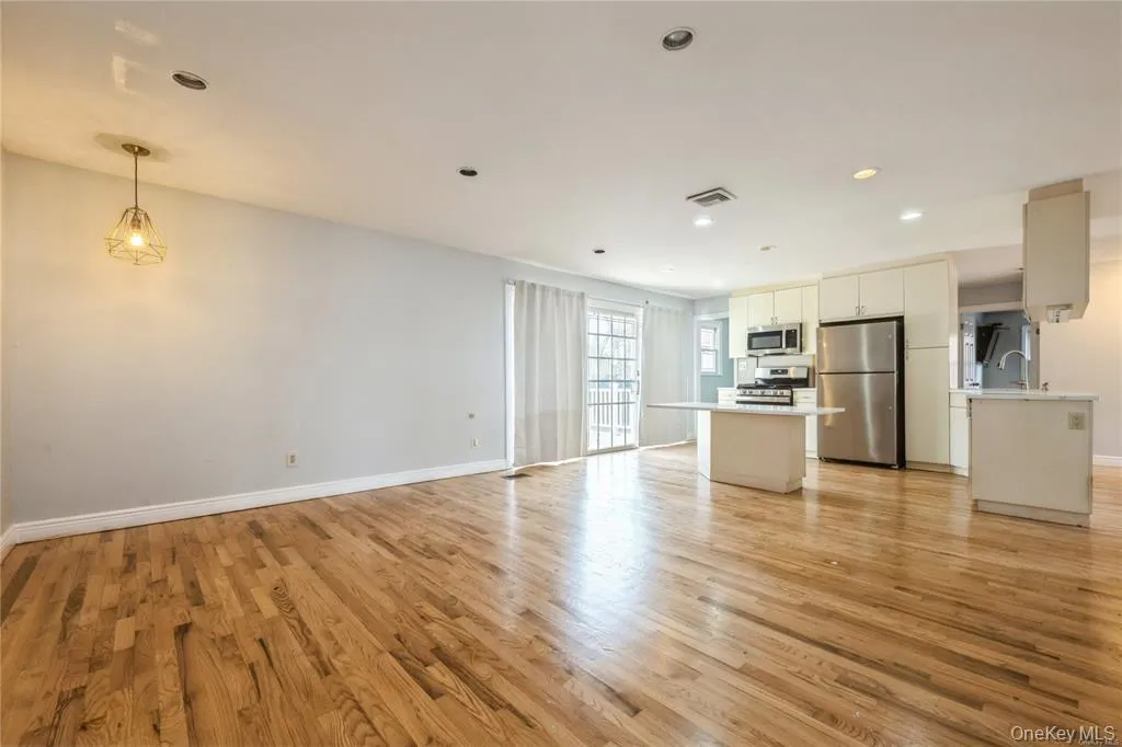 7009 267th Street, New York, NY, 6 Bedrooms Bedrooms, 10 Rooms Rooms,3 BathroomsBathrooms,Residential Lease,For Rent,267th,0,999253 7009 267th Street, New York, NY, 6 Bedrooms Bedrooms, 10 Rooms Rooms,3 BathroomsBathrooms,Residential Lease,For Rent,267th,0,999253