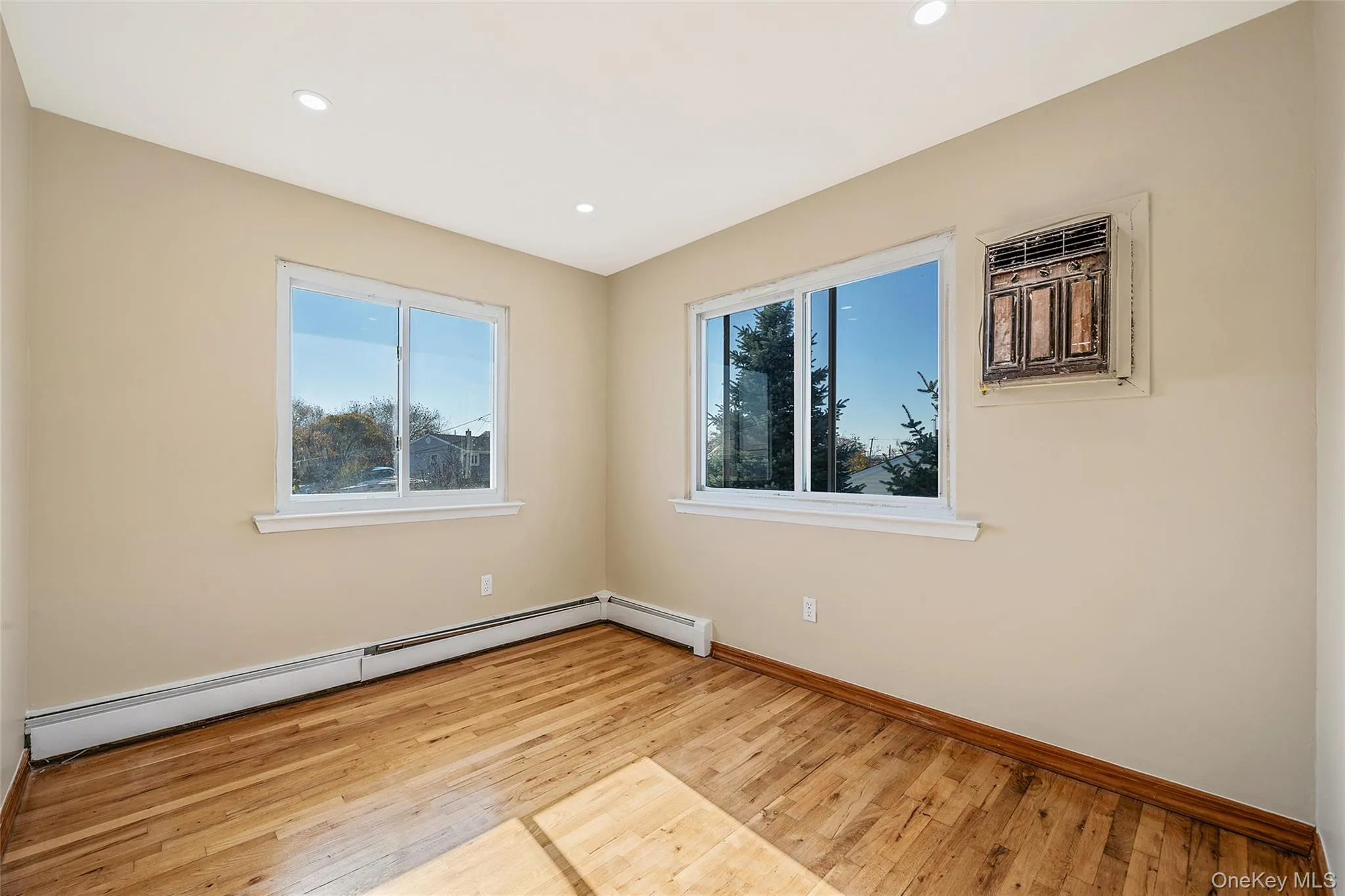 4 Bay Place, Babylon, NY, 5 Bedrooms Bedrooms, 10 Rooms Rooms,3 BathroomsBathrooms,Residential,For Rent,Bay,0,KEY999254 4 Bay Place, Babylon, NY, 5 Bedrooms Bedrooms, 10 Rooms Rooms,3 BathroomsBathrooms,Residential,For Rent,Bay,0,KEY999254