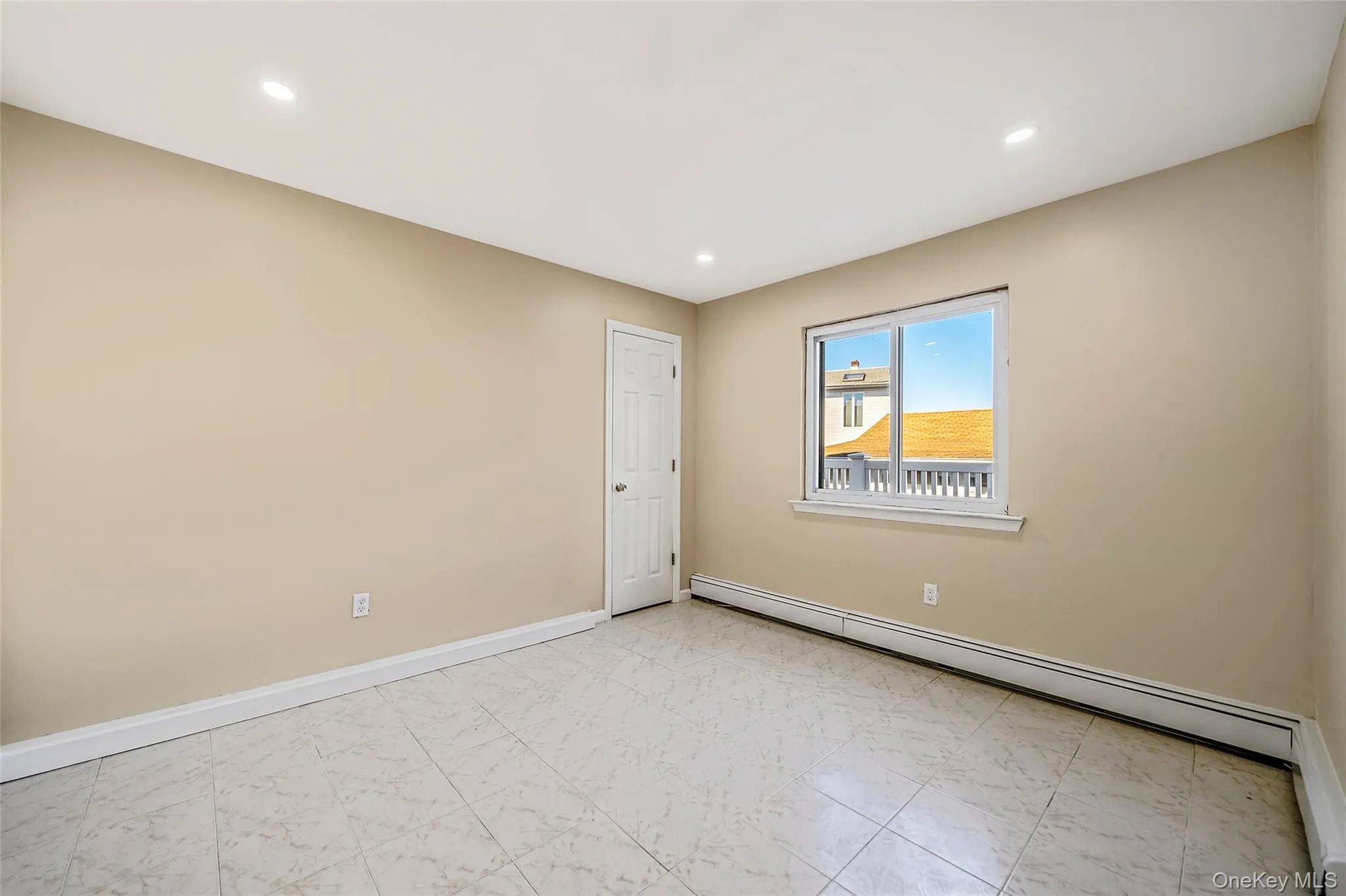 4 Bay Place, Babylon, NY, 5 Bedrooms Bedrooms, 10 Rooms Rooms,3 BathroomsBathrooms,Residential,For Rent,Bay,0,KEY999254 4 Bay Place, Babylon, NY, 5 Bedrooms Bedrooms, 10 Rooms Rooms,3 BathroomsBathrooms,Residential,For Rent,Bay,0,KEY999254