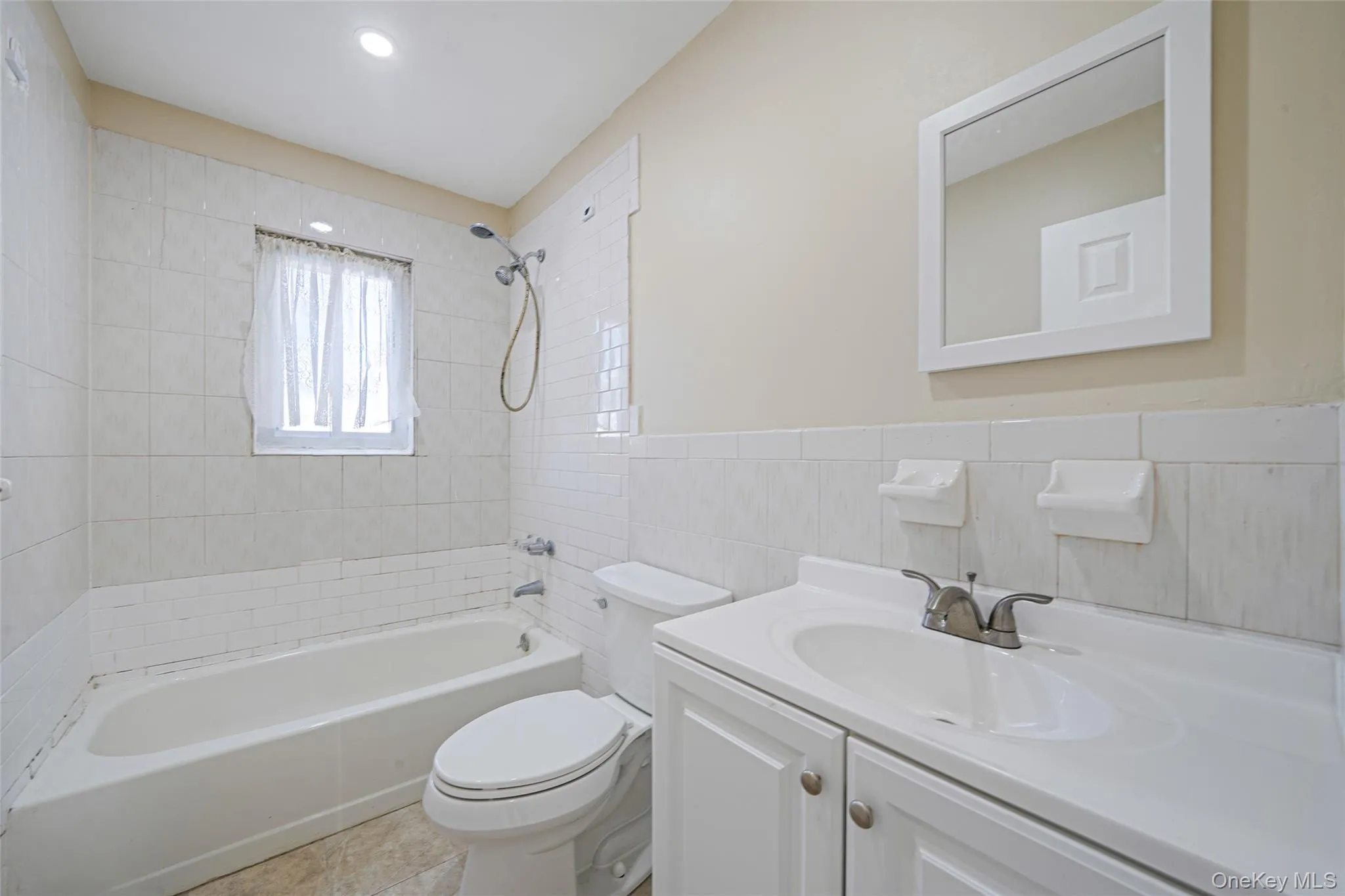 4 Bay Place, Babylon, NY, 5 Bedrooms Bedrooms, 10 Rooms Rooms,3 BathroomsBathrooms,Residential,For Rent,Bay,0,KEY999254 4 Bay Place, Babylon, NY, 5 Bedrooms Bedrooms, 10 Rooms Rooms,3 BathroomsBathrooms,Residential,For Rent,Bay,0,KEY999254