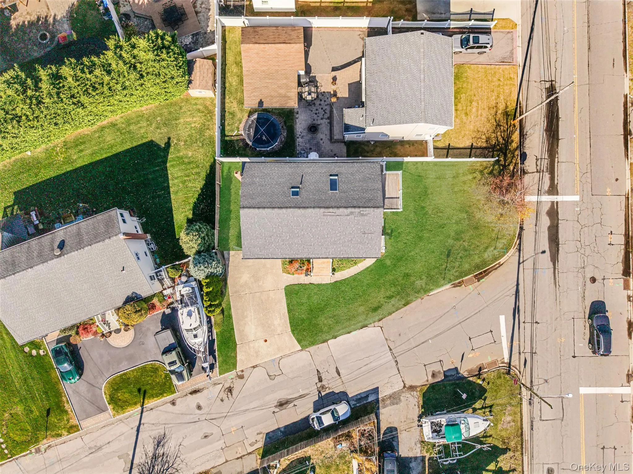 4 Bay Place, Babylon, NY, 5 Bedrooms Bedrooms, 10 Rooms Rooms,3 BathroomsBathrooms,Residential,For Rent,Bay,0,KEY999254 4 Bay Place, Babylon, NY, 5 Bedrooms Bedrooms, 10 Rooms Rooms,3 BathroomsBathrooms,Residential,For Rent,Bay,0,KEY999254