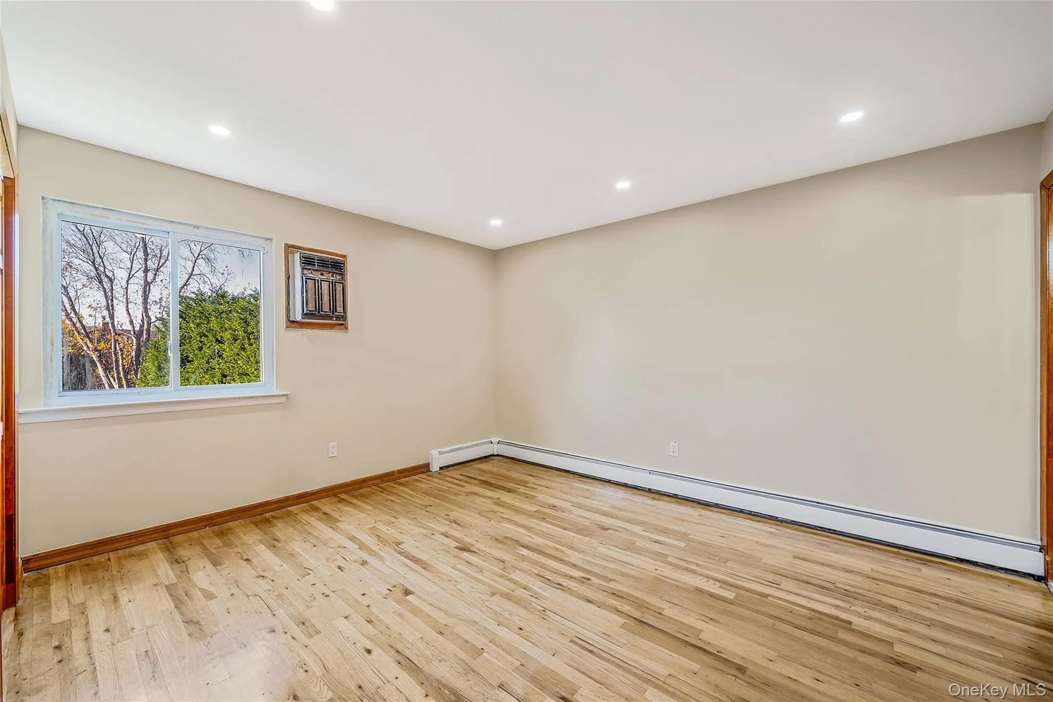 4 Bay Place, Babylon, NY, 5 Bedrooms Bedrooms, 10 Rooms Rooms,3 BathroomsBathrooms,Residential,For Rent,Bay,0,KEY999254 4 Bay Place, Babylon, NY, 5 Bedrooms Bedrooms, 10 Rooms Rooms,3 BathroomsBathrooms,Residential,For Rent,Bay,0,KEY999254