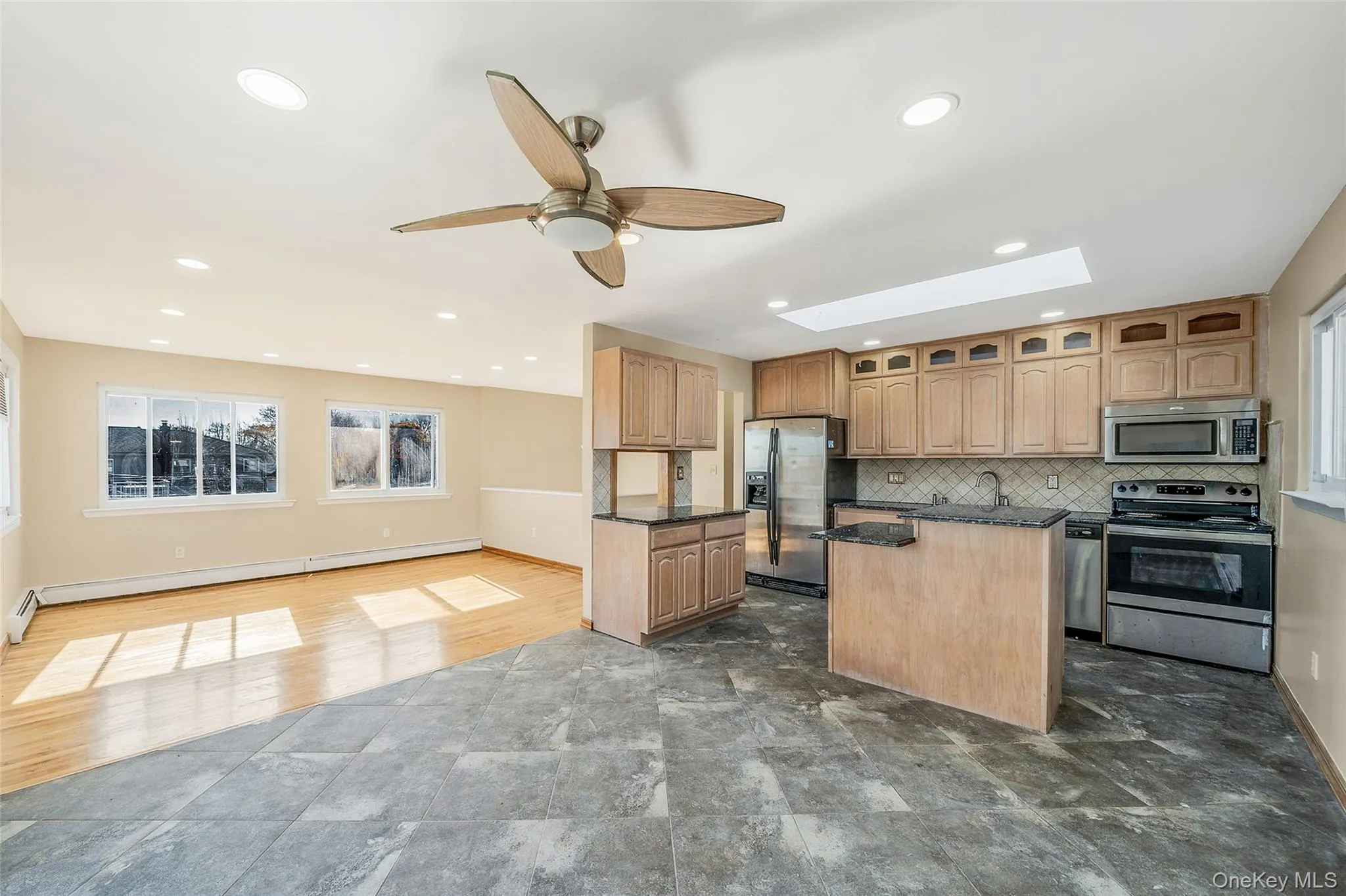 4 Bay Place, Babylon, NY, 5 Bedrooms Bedrooms, 10 Rooms Rooms,3 BathroomsBathrooms,Residential,For Rent,Bay,0,KEY999254 4 Bay Place, Babylon, NY, 5 Bedrooms Bedrooms, 10 Rooms Rooms,3 BathroomsBathrooms,Residential,For Rent,Bay,0,KEY999254